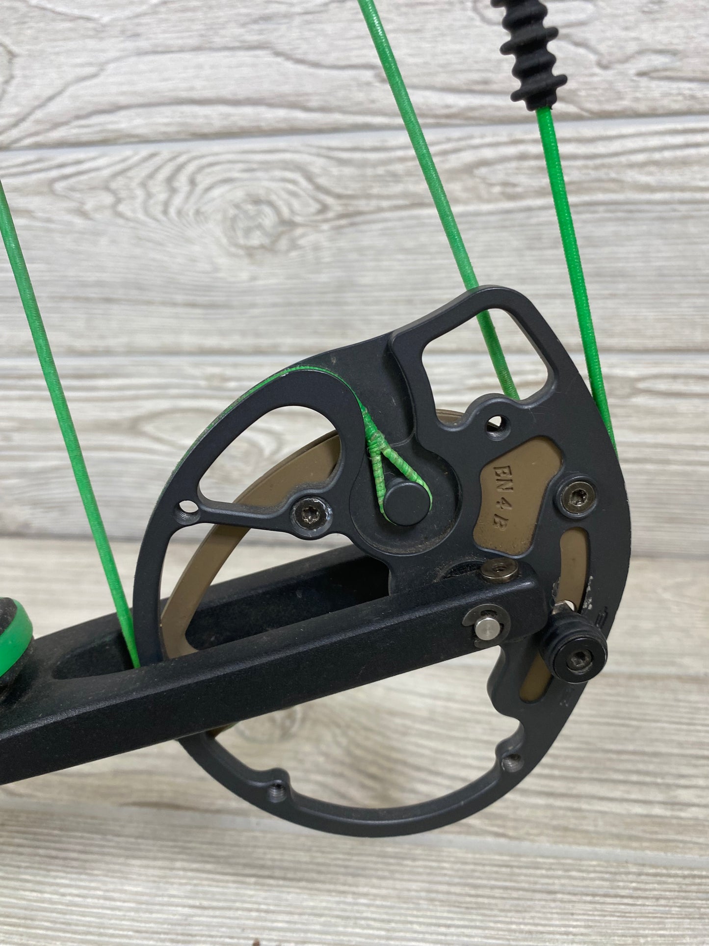 Elite Energy 35 70# RIGHT Handed BOW ONLY 29.5"