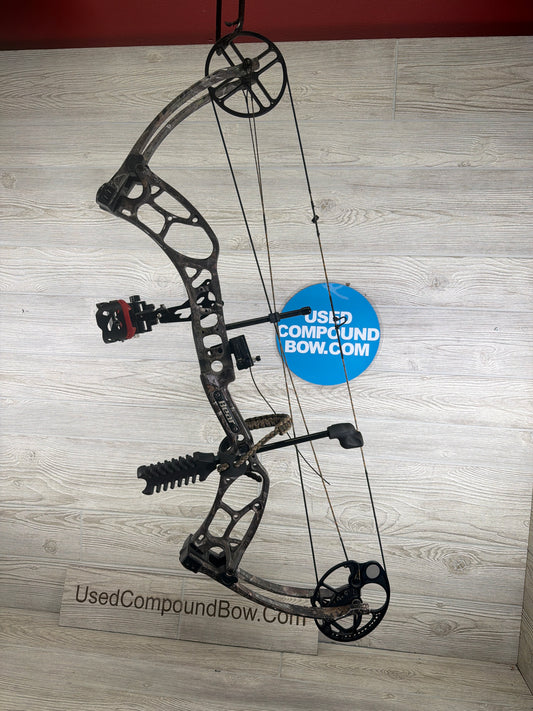 Used Bear Marshall TK 29" 70lb Right Hand camo bow pkg