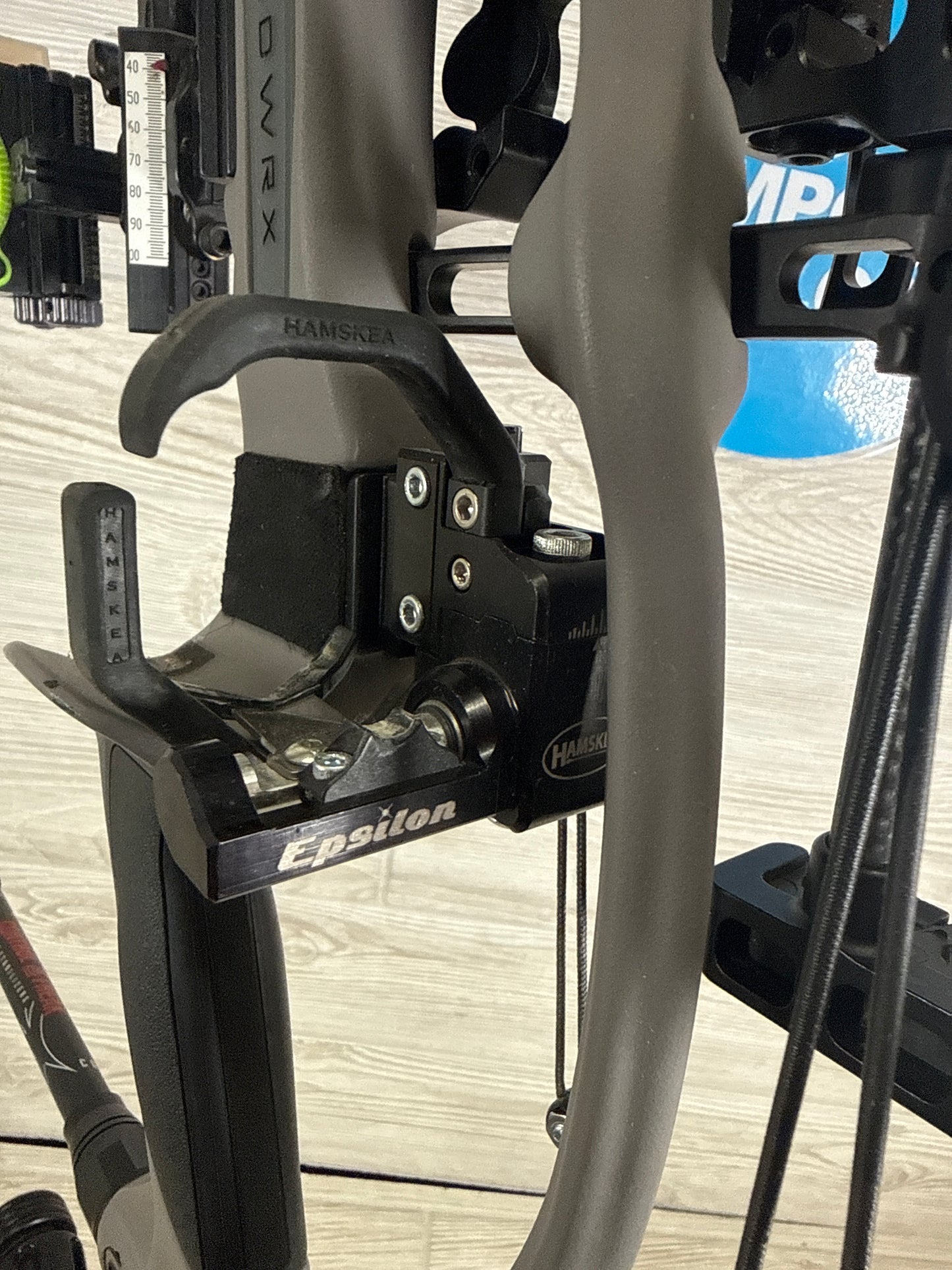 Hoyt RX-8 Ultra Tombstone RH 60-70# package