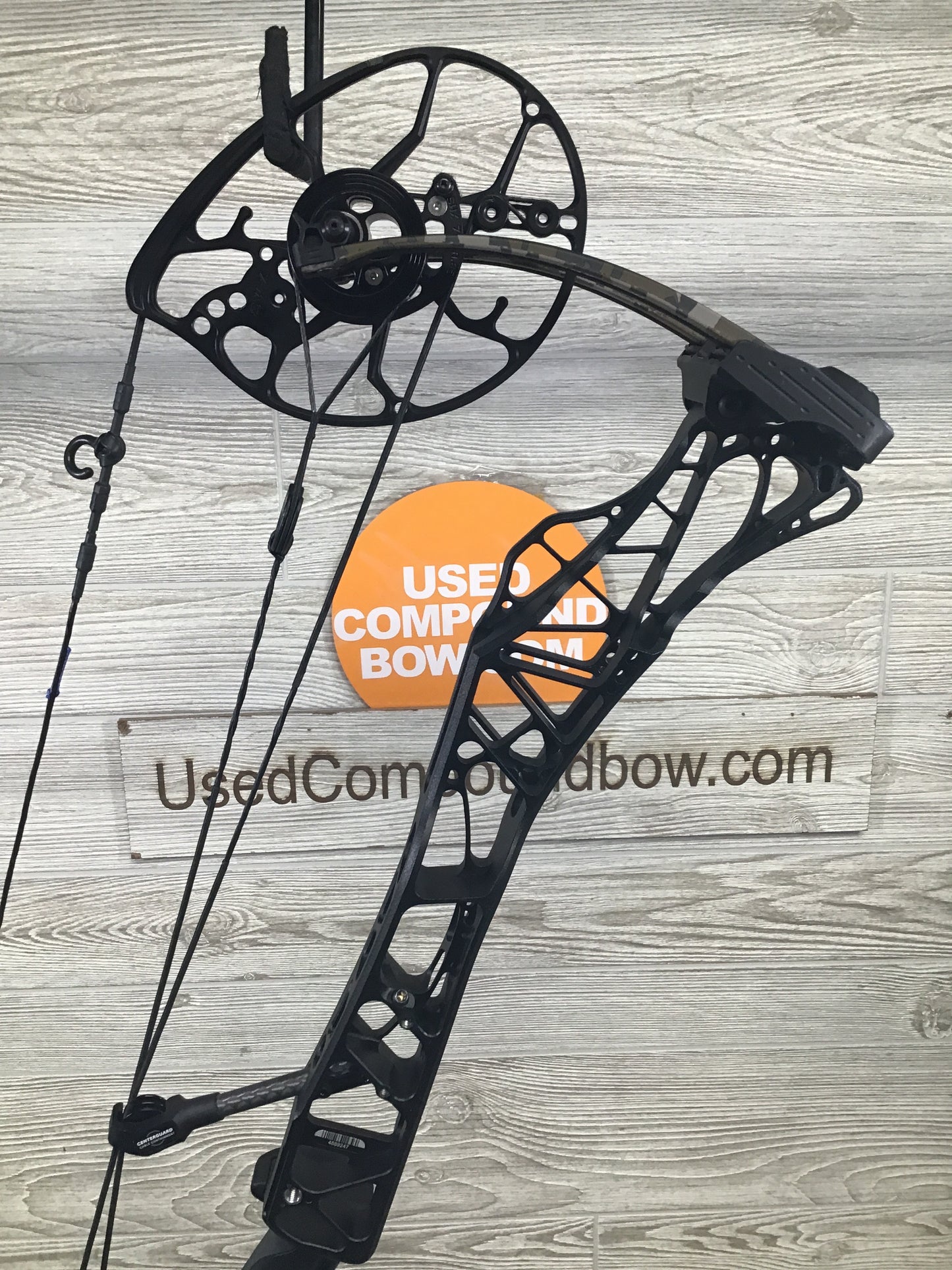 Used Mathews Lift X 29.5 Right Hand Black riser/Bottomlands limbs Bow 30/70