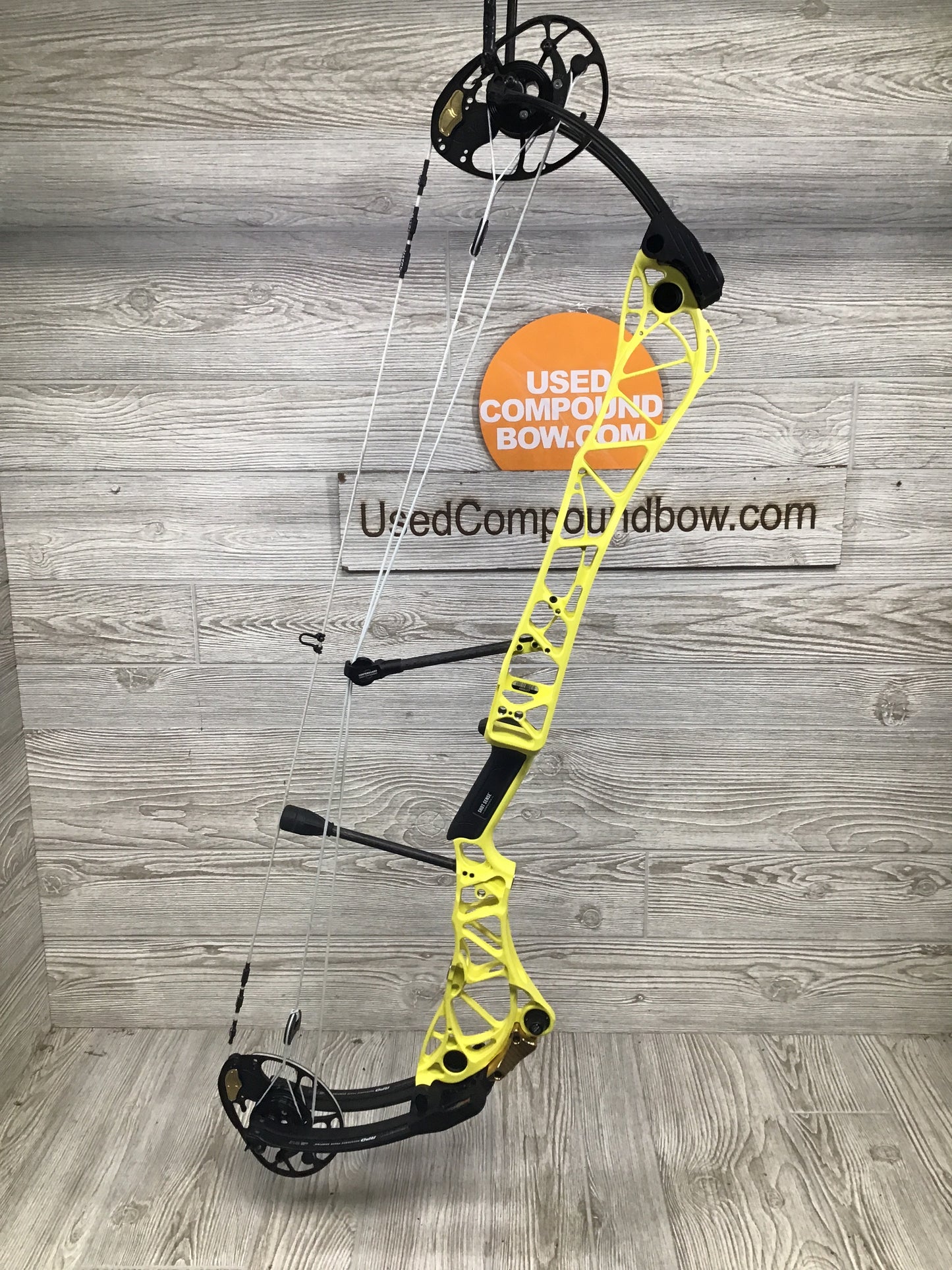 Used Mathews Title 36 G2 RH Yellow Black Limb