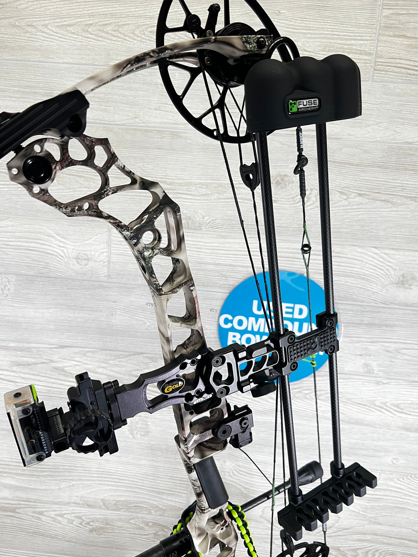 Mathews Triax 70lb Lost XD camo Left Hand Bow Package