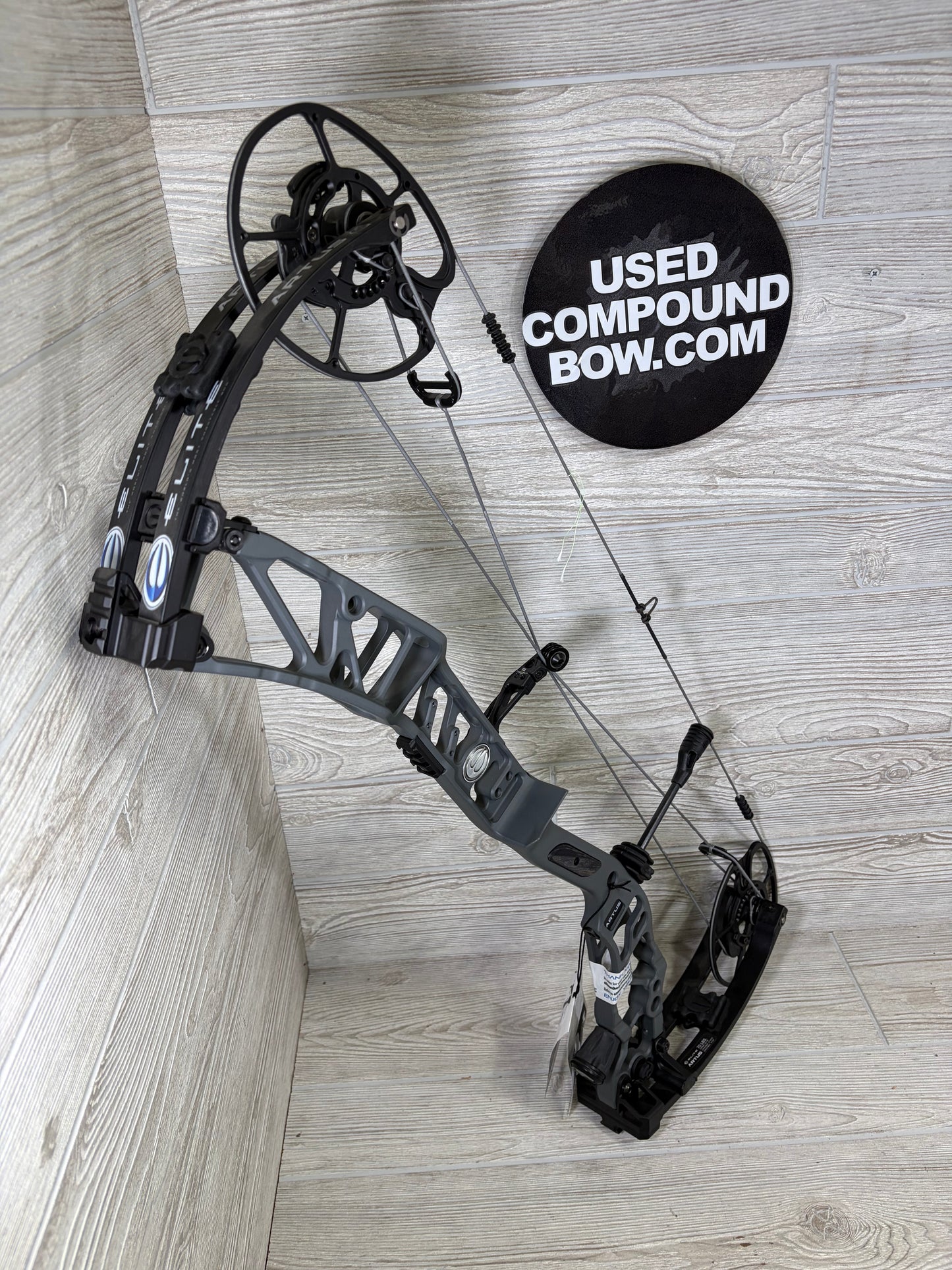 Elite Artus Right Handed Slate Gray 70lb