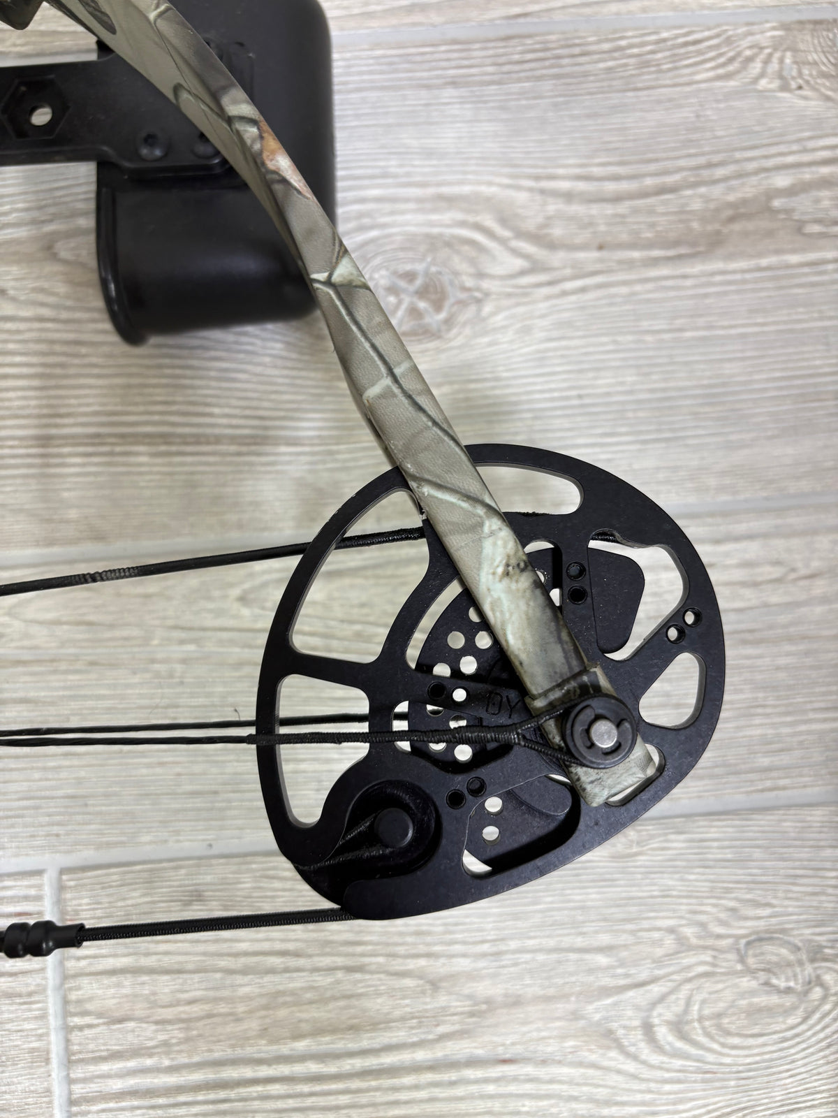 Diamond Razor Edge Bow RH Package