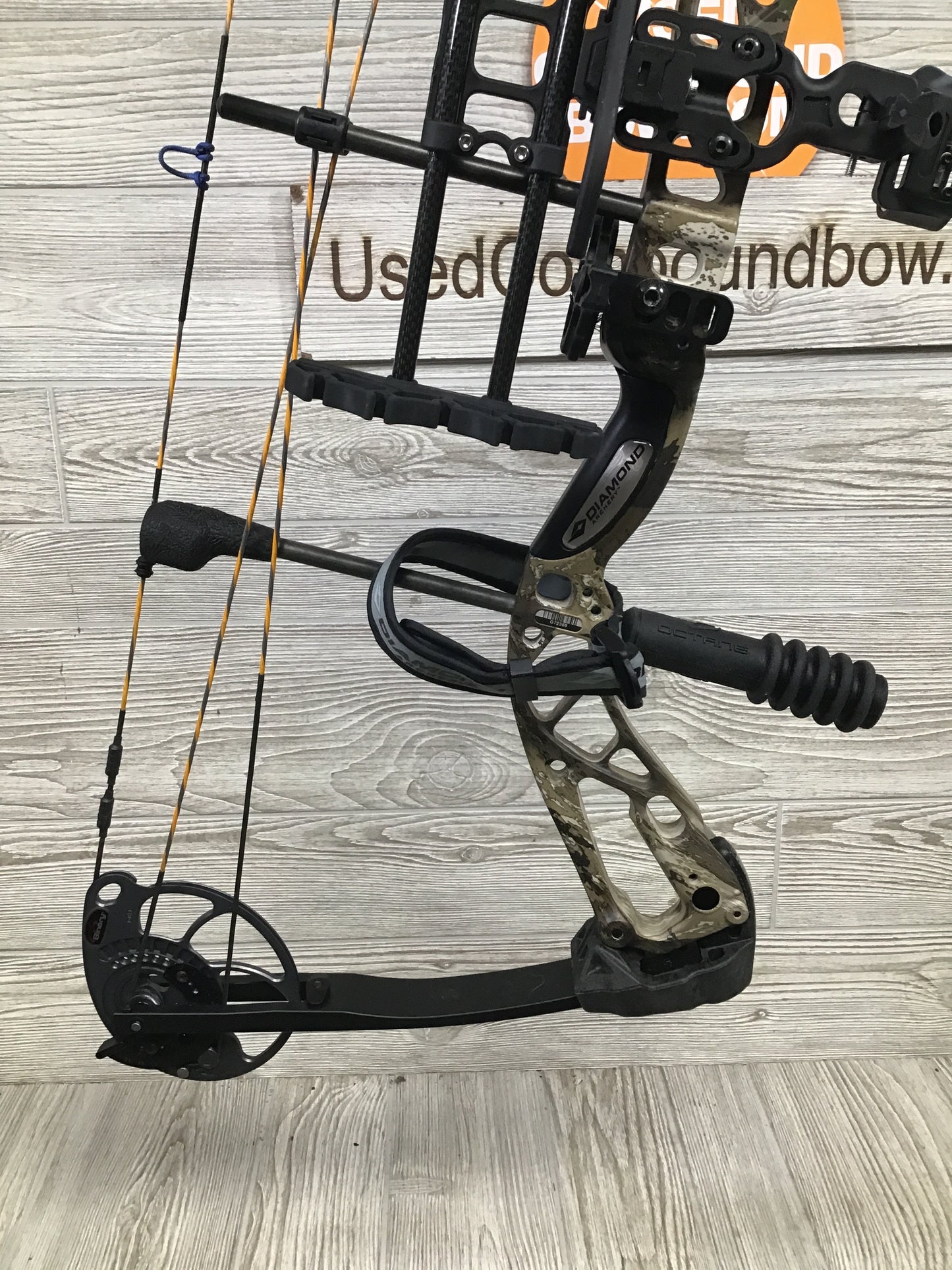 Used Diamond Edge SB-1 Kryptek Highlander Camo Right Handed Bow