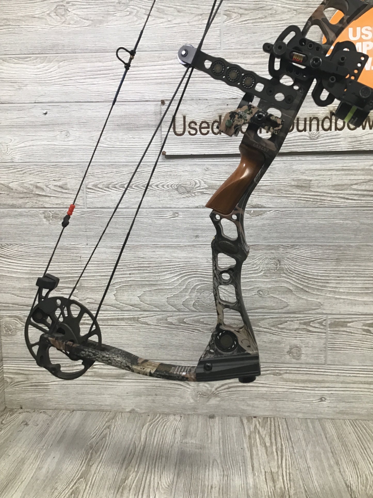 Mathews Switchback XT Right Handed 28" 50-60# Package Great condition