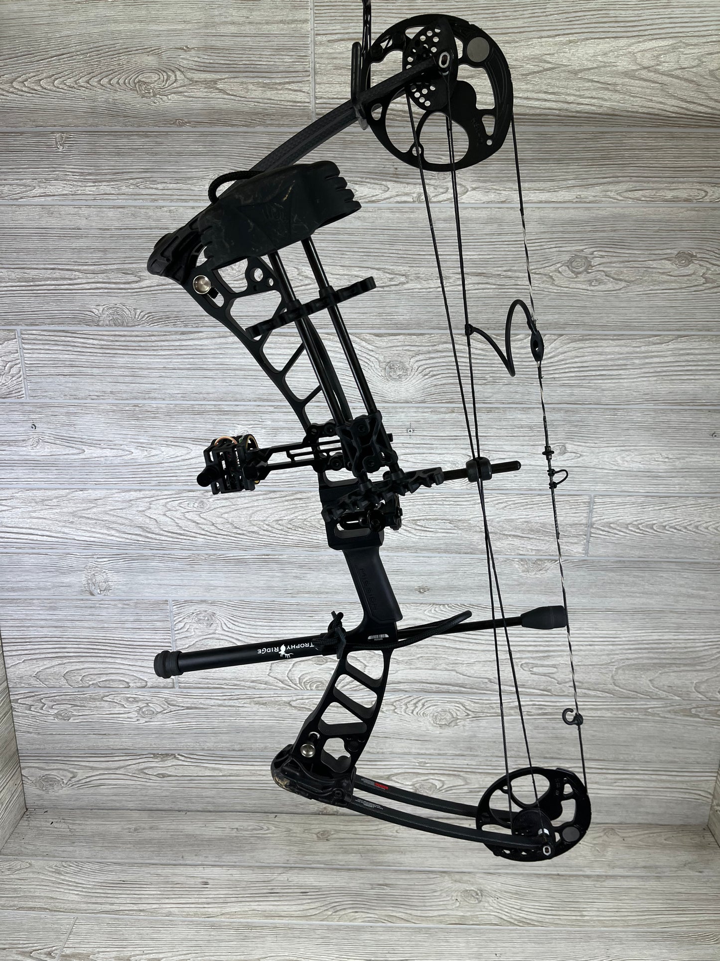 Used Mission Switch Black LH Ready To Hunt Bow Package