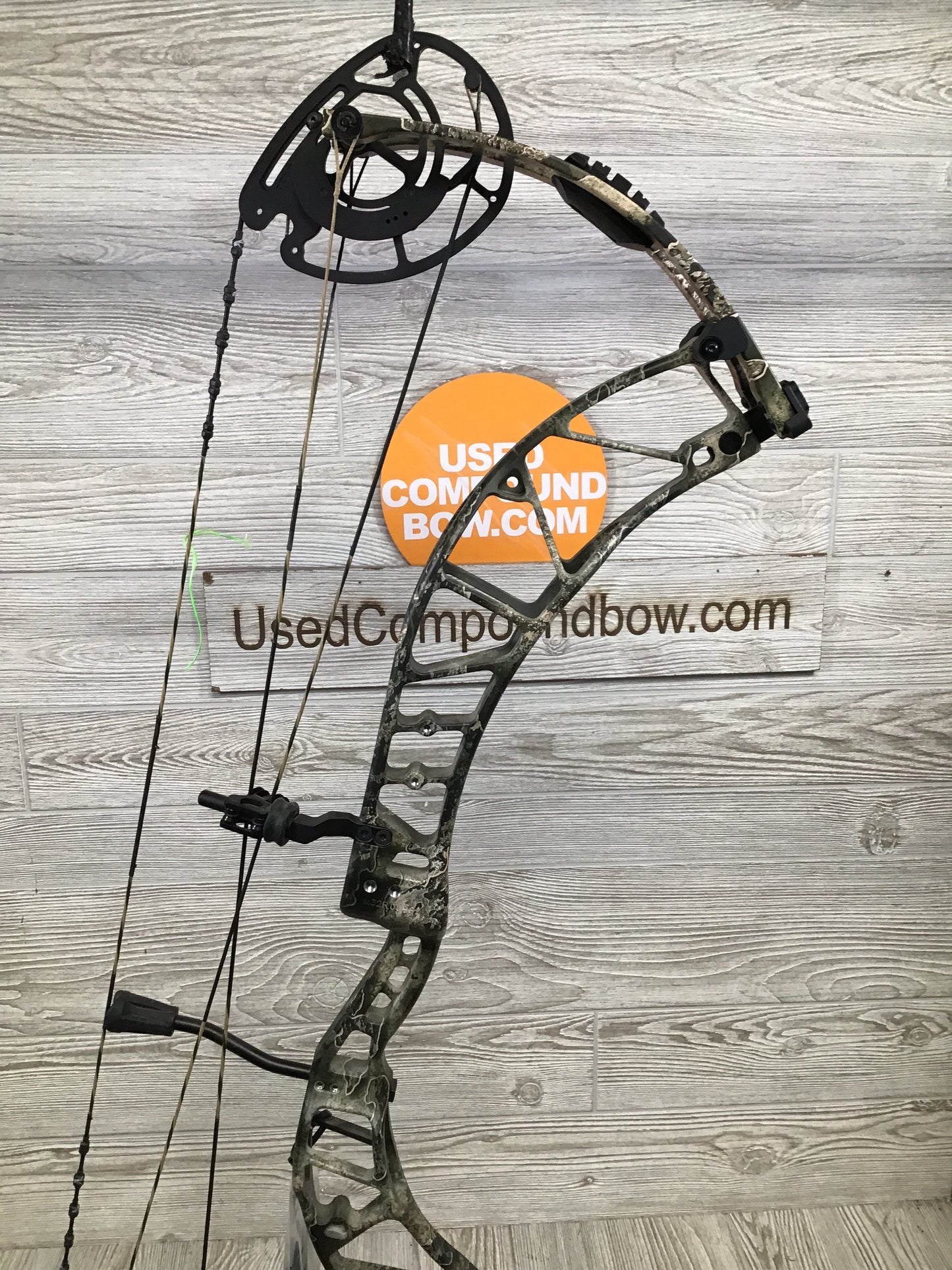 Xpedition MX-32 60-70# Right Handed realtree escape Camo unshot