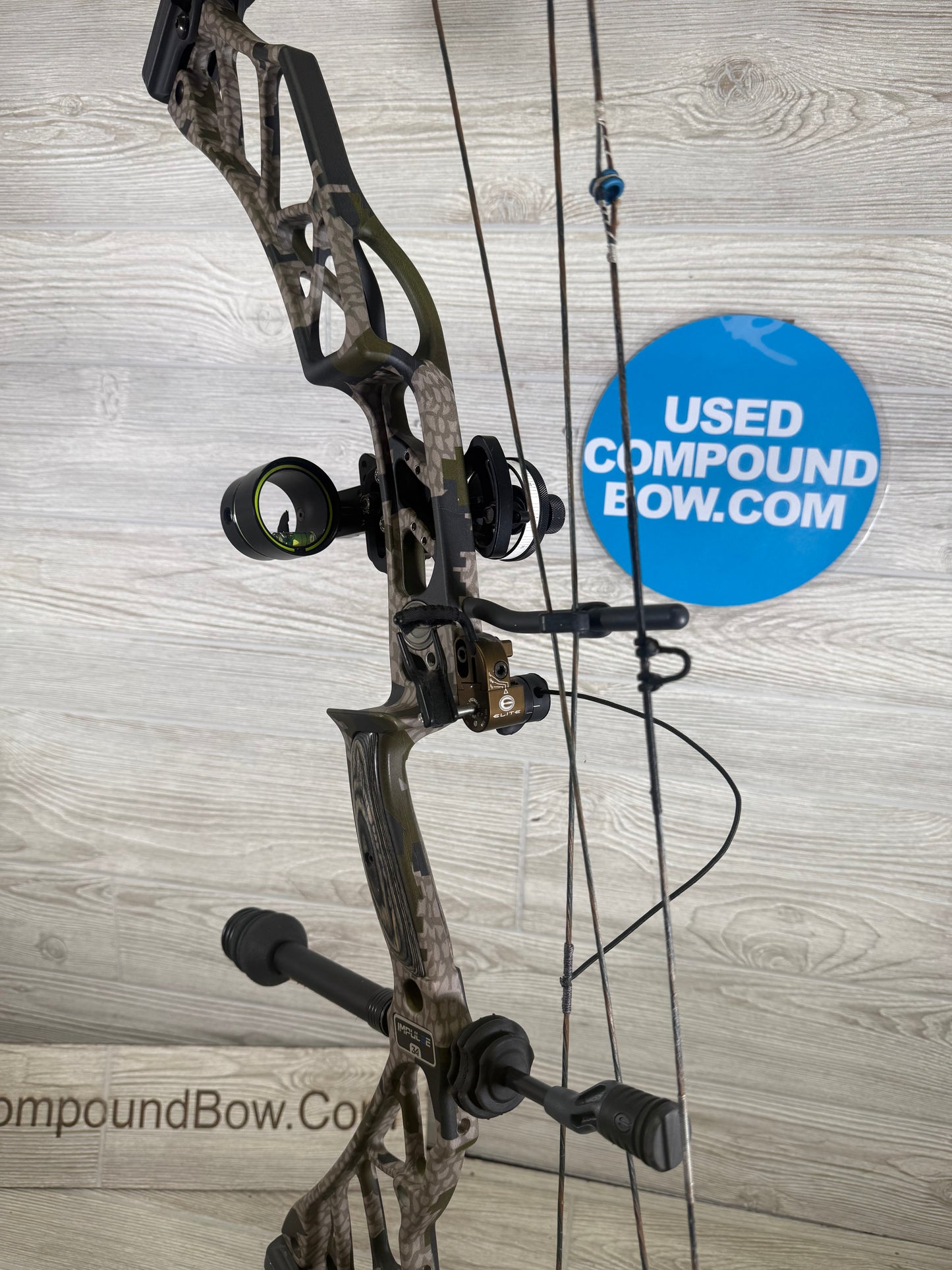 Used Elite Impulse 34 Right Handed Pkg 70lbs 29"