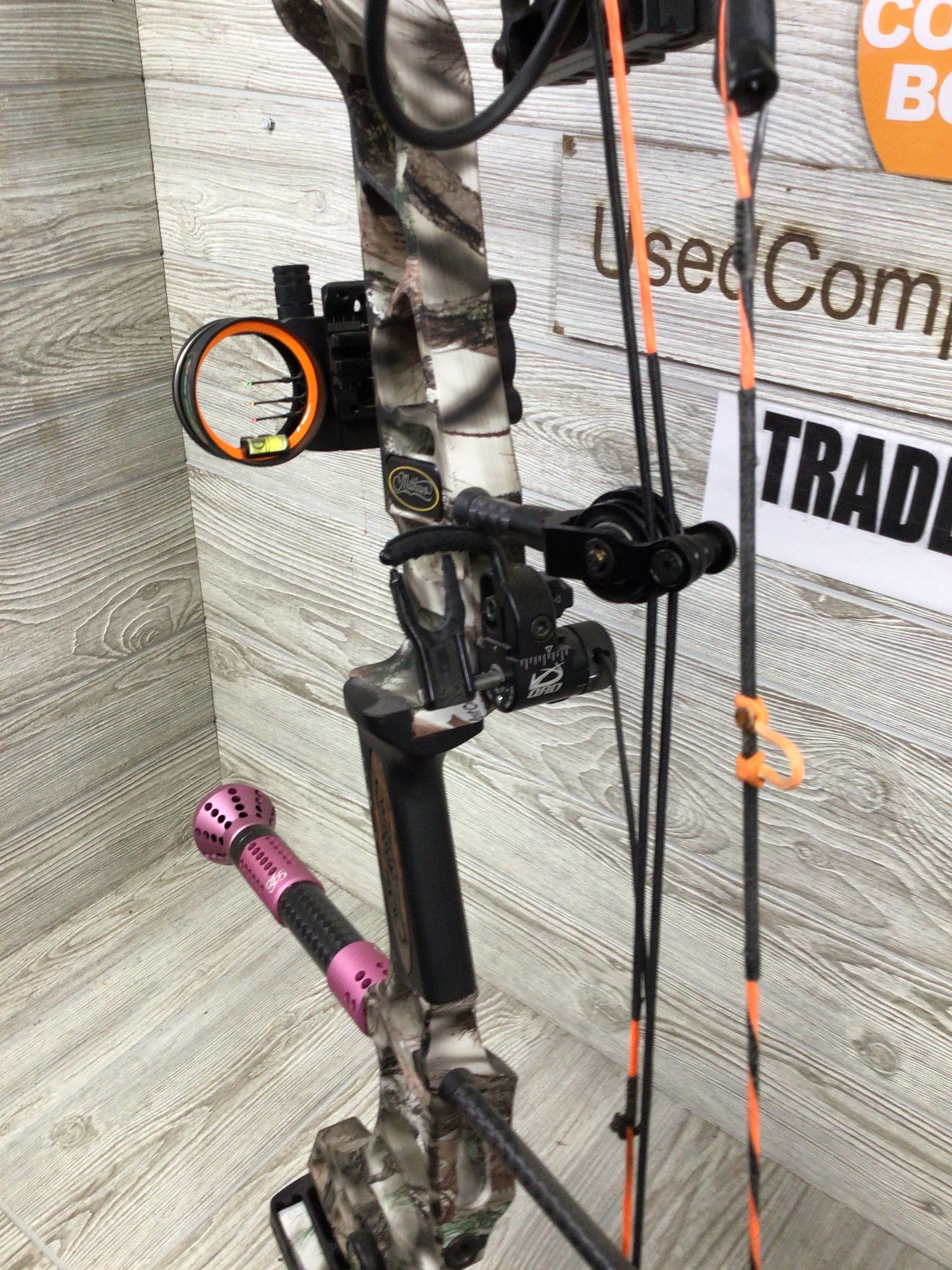 Mathews Avail RH Lost XD camo bow package