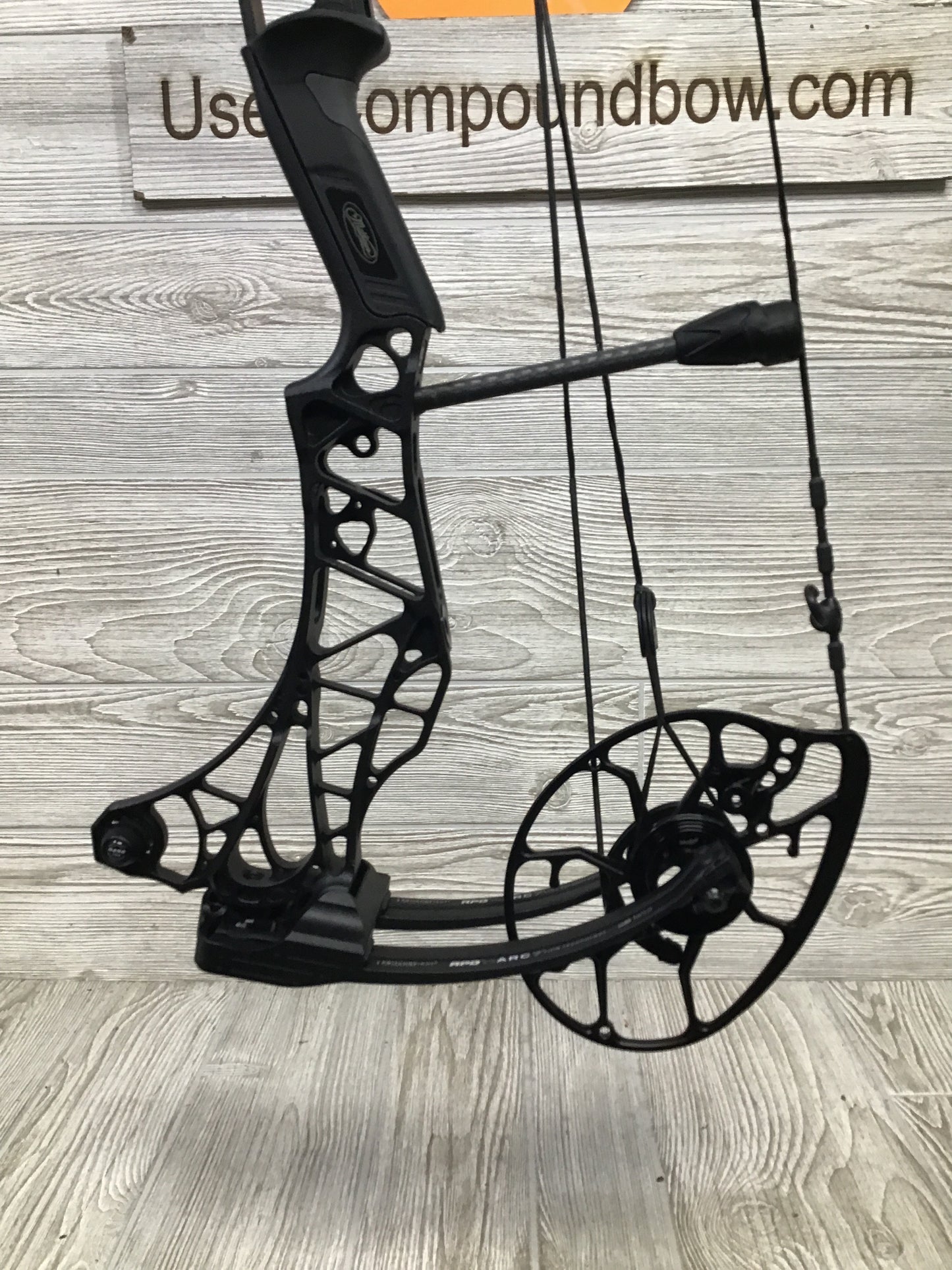 Used Mathews Lift X 29.5 Right Hand Black Bow 29/70