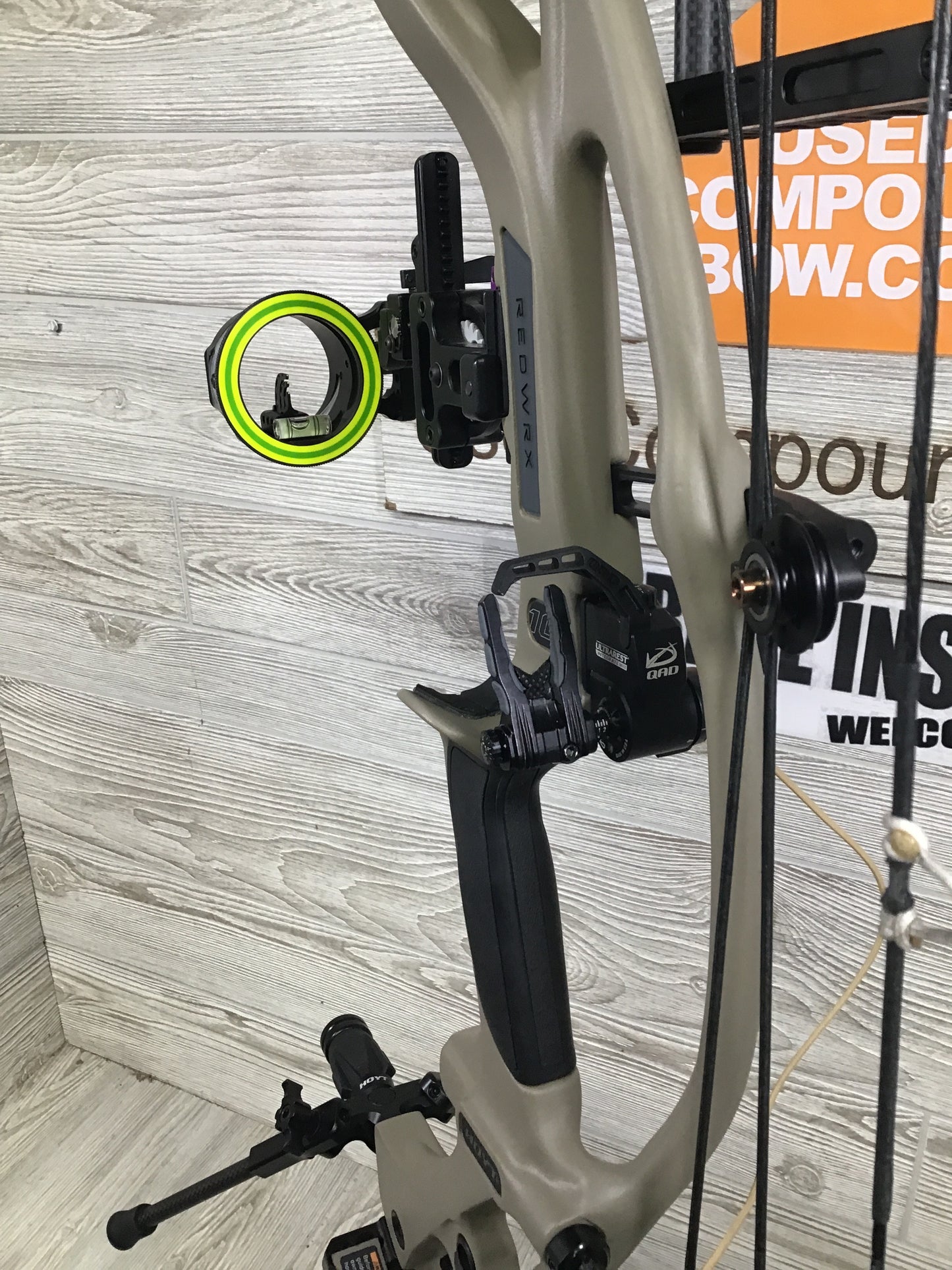 Hoyt RX-10 RH Sandstorm 70lb RTH Package