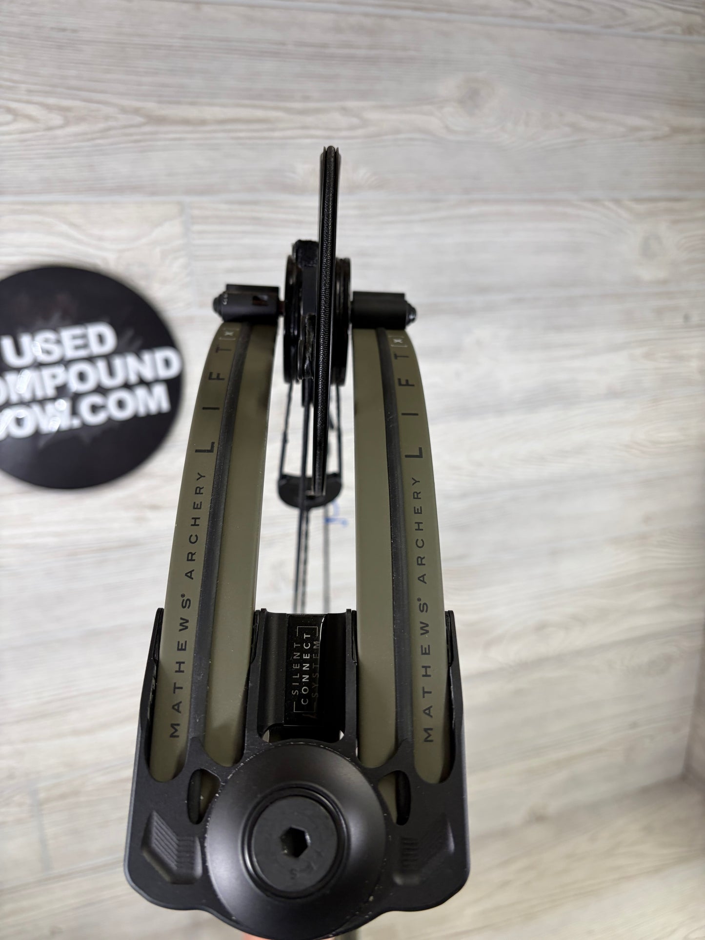 Used Mathews Lift X 29.5 Right Hand Ambush Green