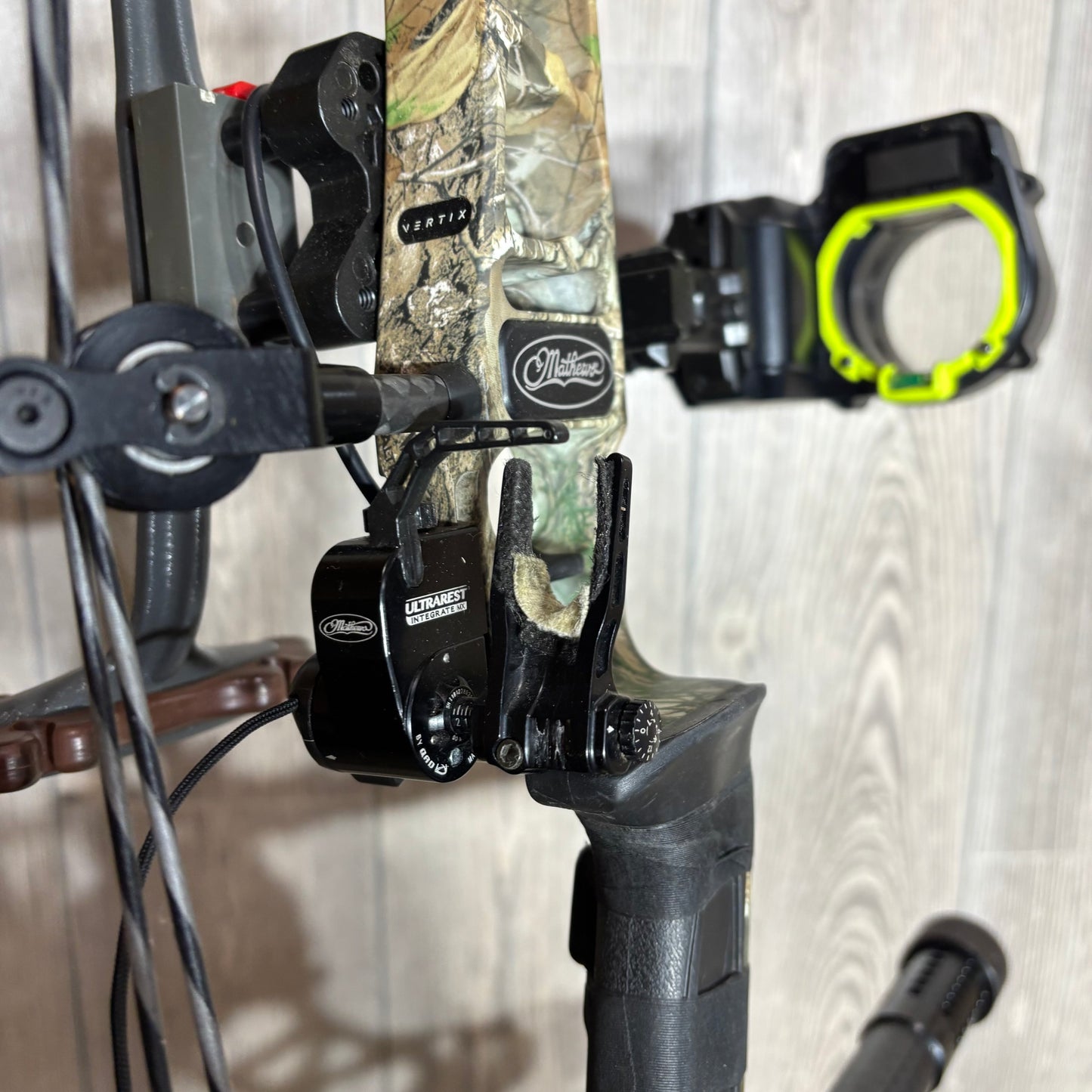 Used Mathews Vertix LH Realtree Package with Garmin