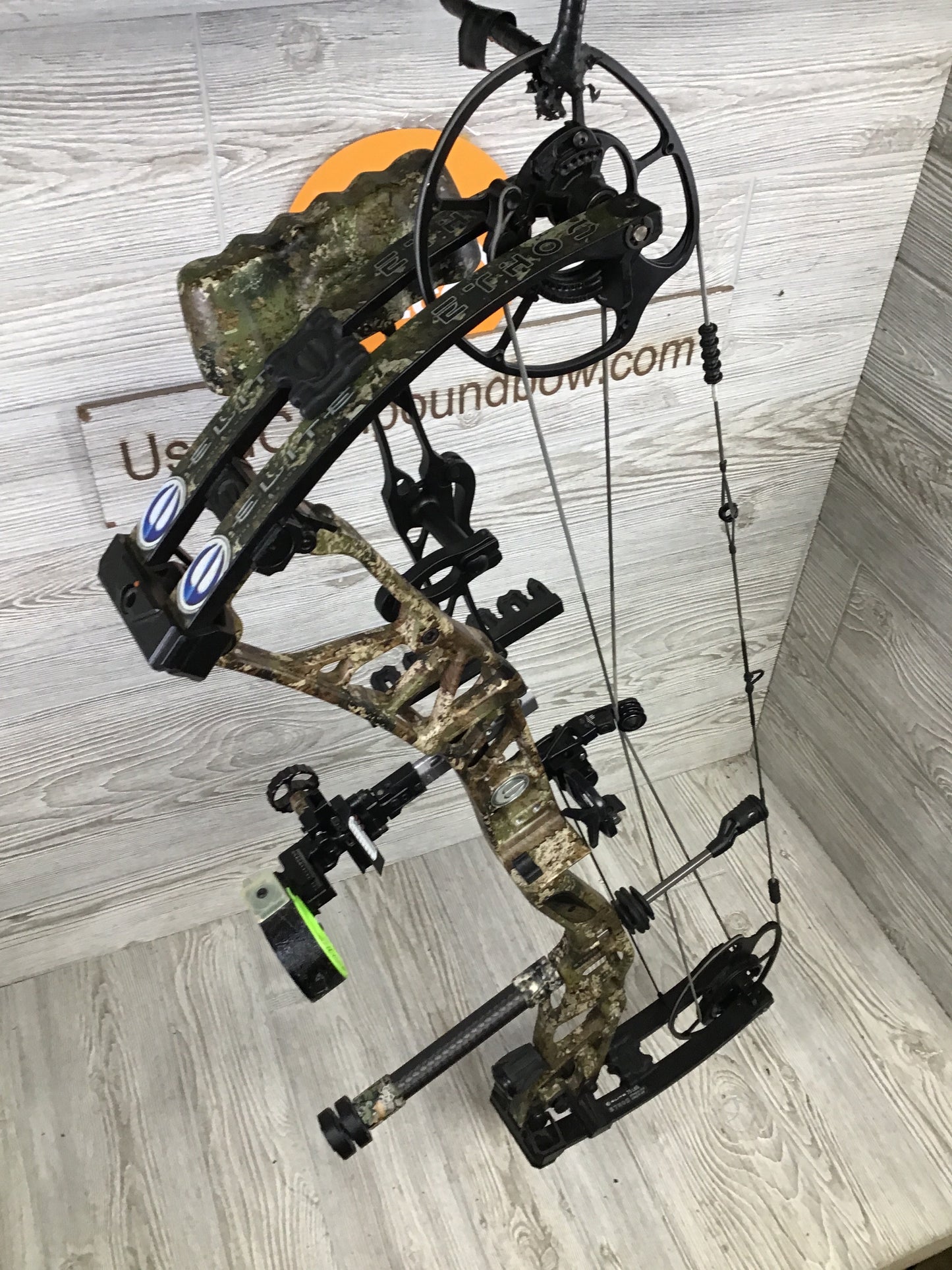 Elite Ethos TrueTimber Strata Right Handed 60-70# 25.5-31" Package