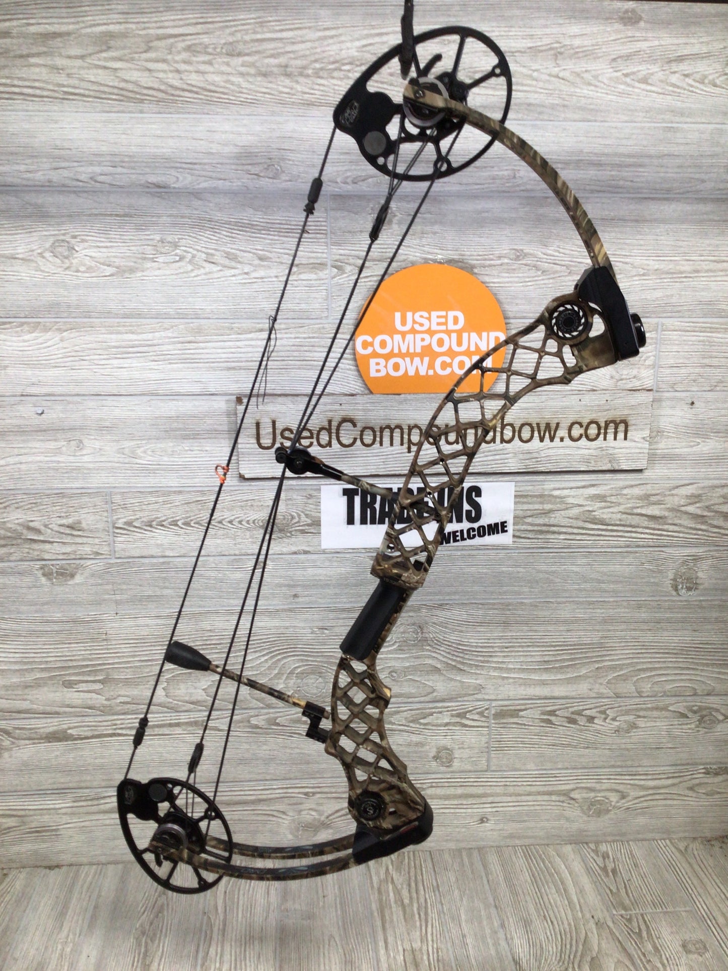 Used Mathews Chill 28/70 lost camo Right Handed
