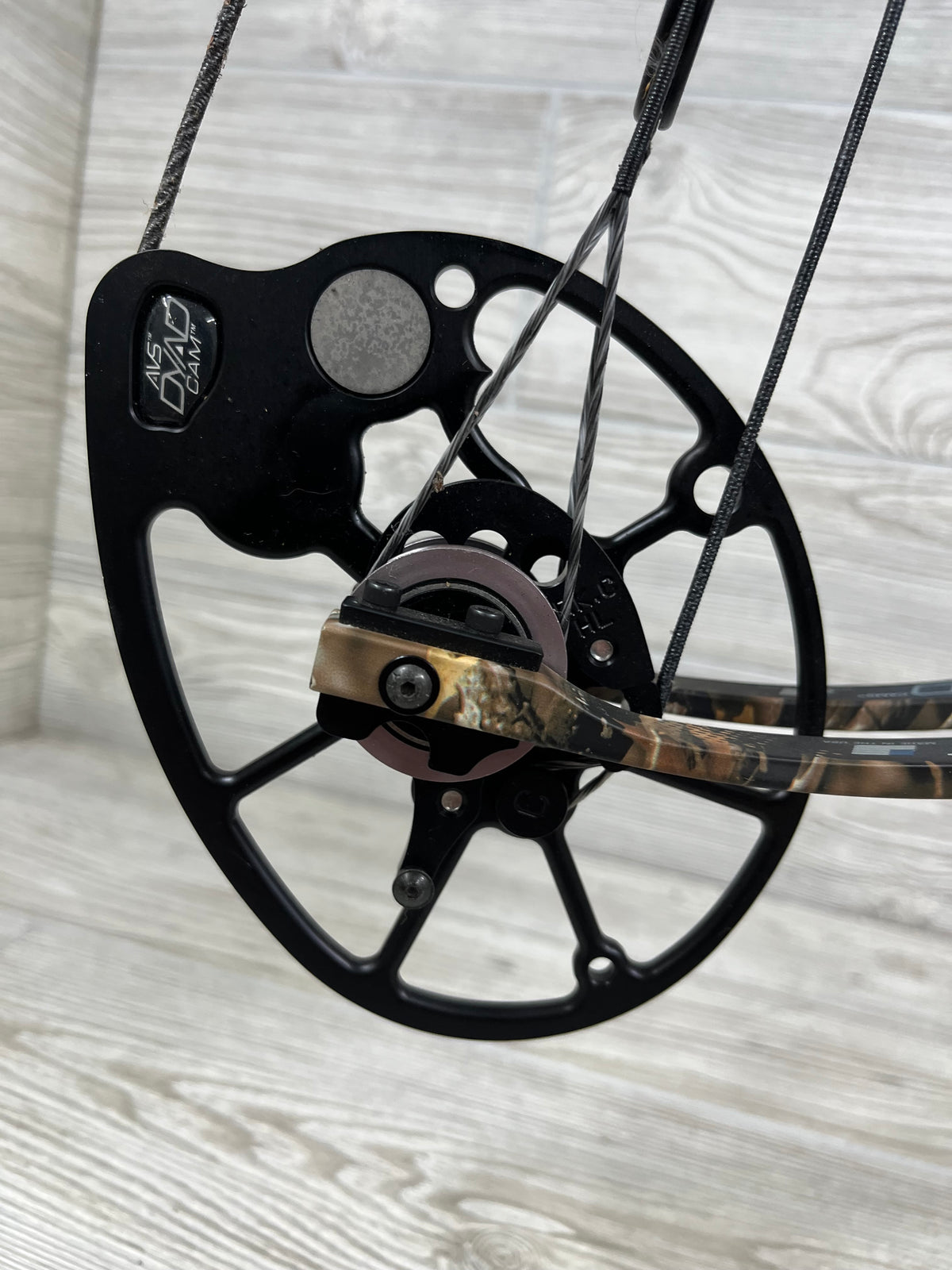 Used Mathews Chill R Lost Camo RH Package