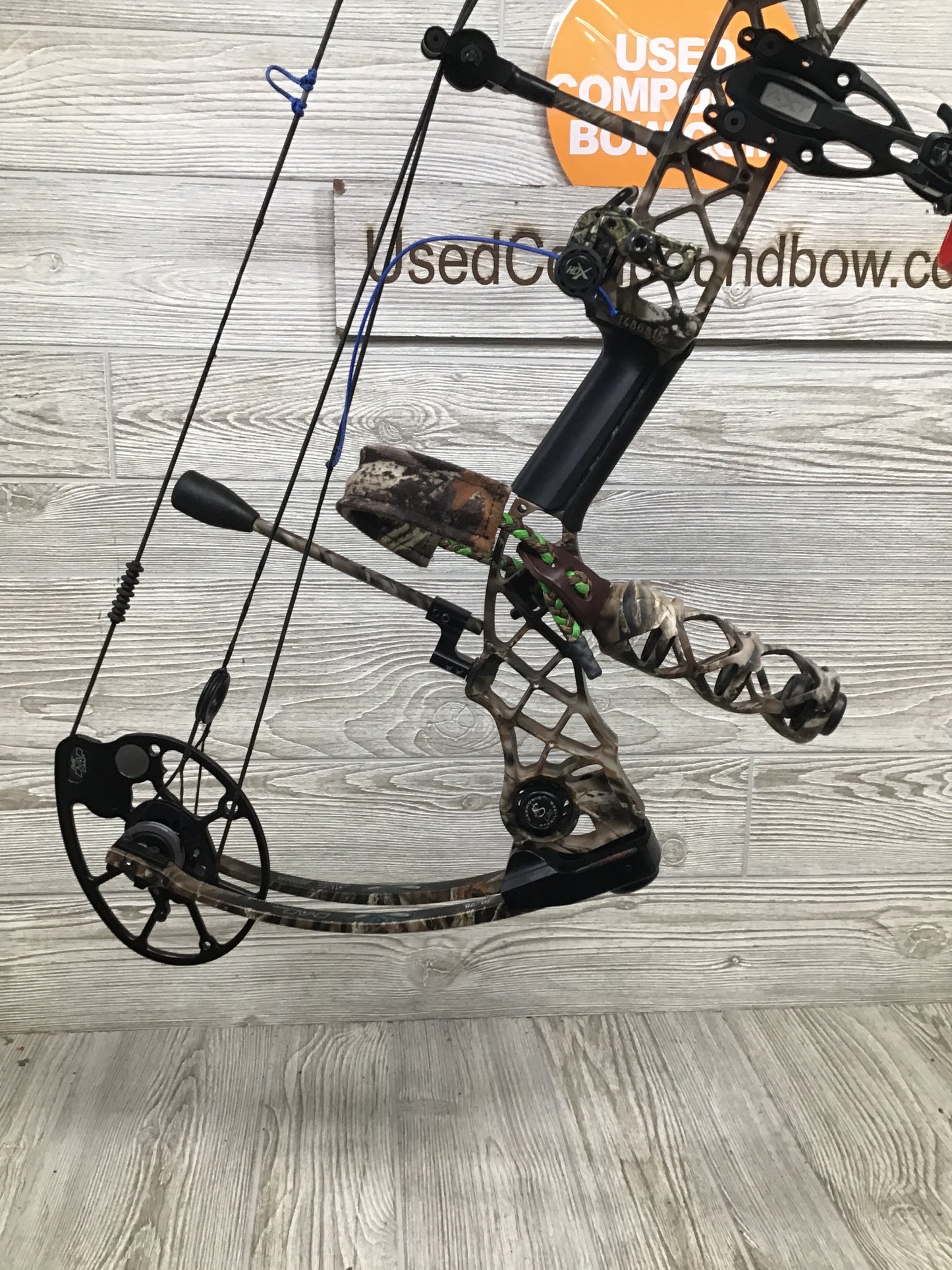Used Mathews Chill 30/70 lost camo Package Right Handed