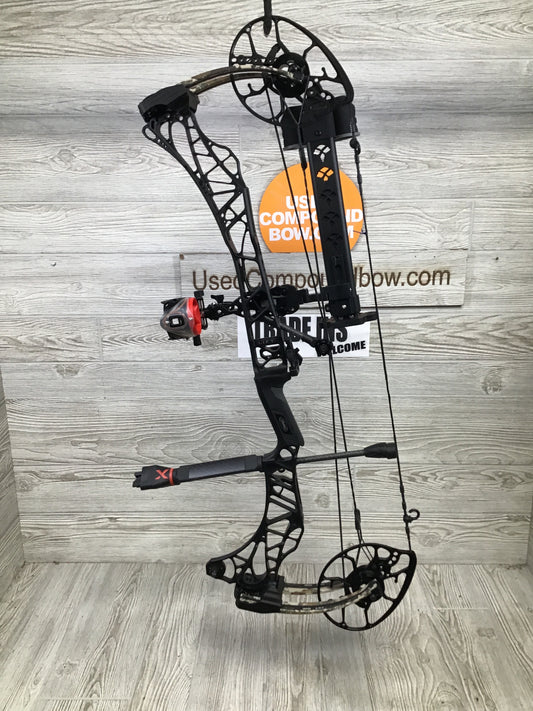 Used Mathews Lift X 29.5 Right Hand 29"/70# Black Riser/First Lite Limb Package