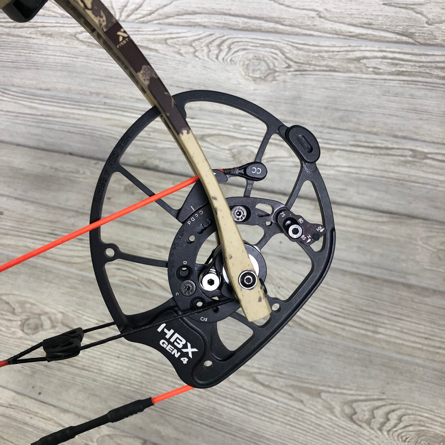 Used Hoyt RX-9 LH 60-75# First Lite Circa package