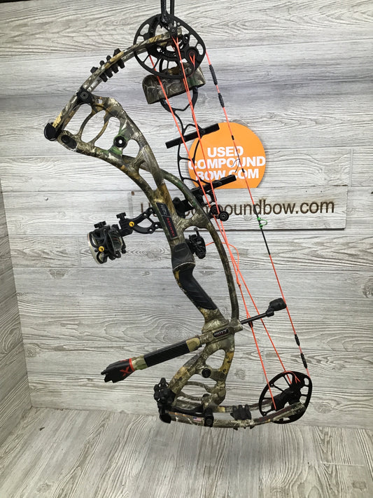 Hoyt Carbon RX-4 Alpha Right Handed package 55-65# 25-28" realtree