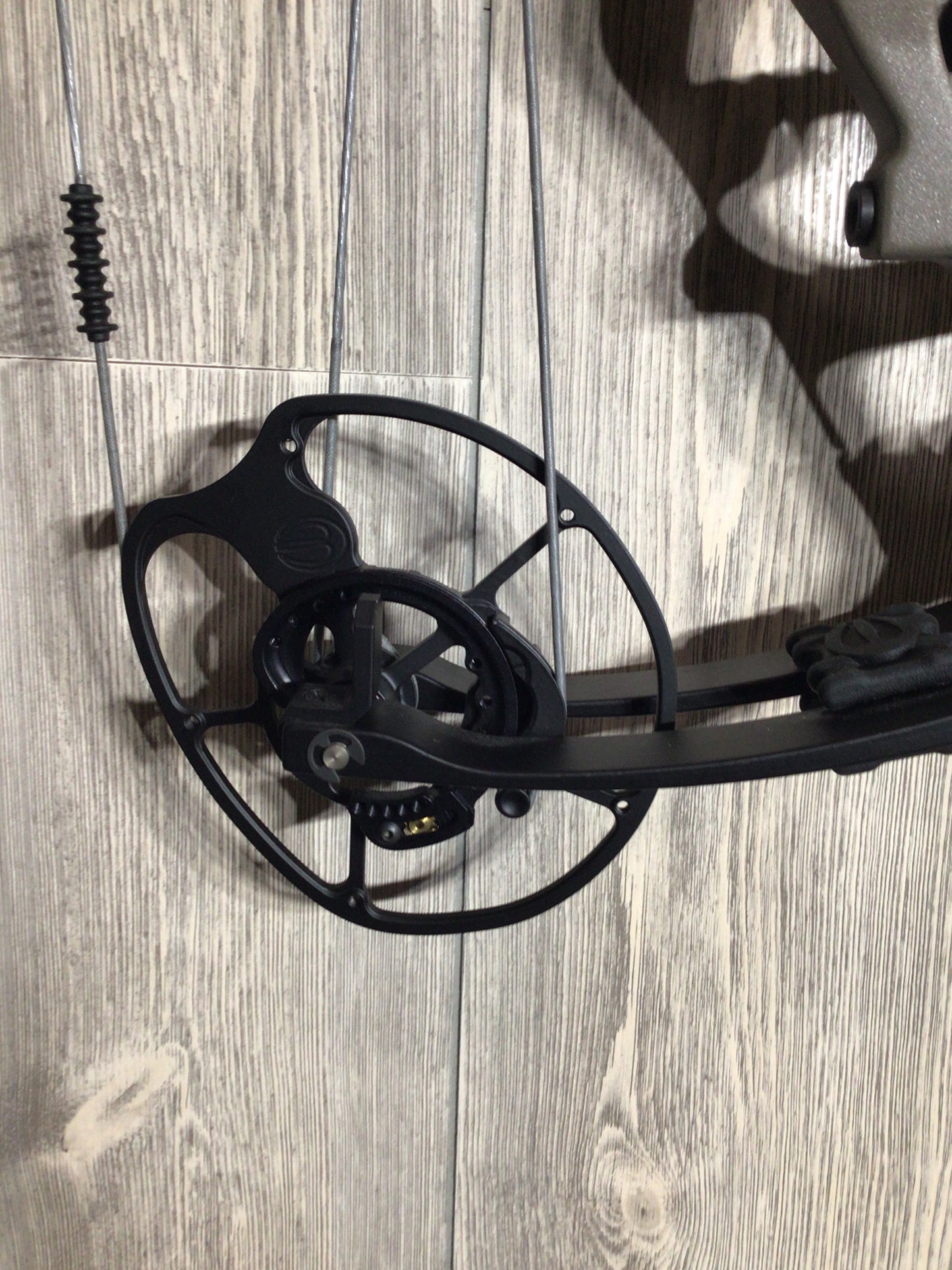 Elite Era Carbon Left Handed Mountain Tan 70# Bow PKG