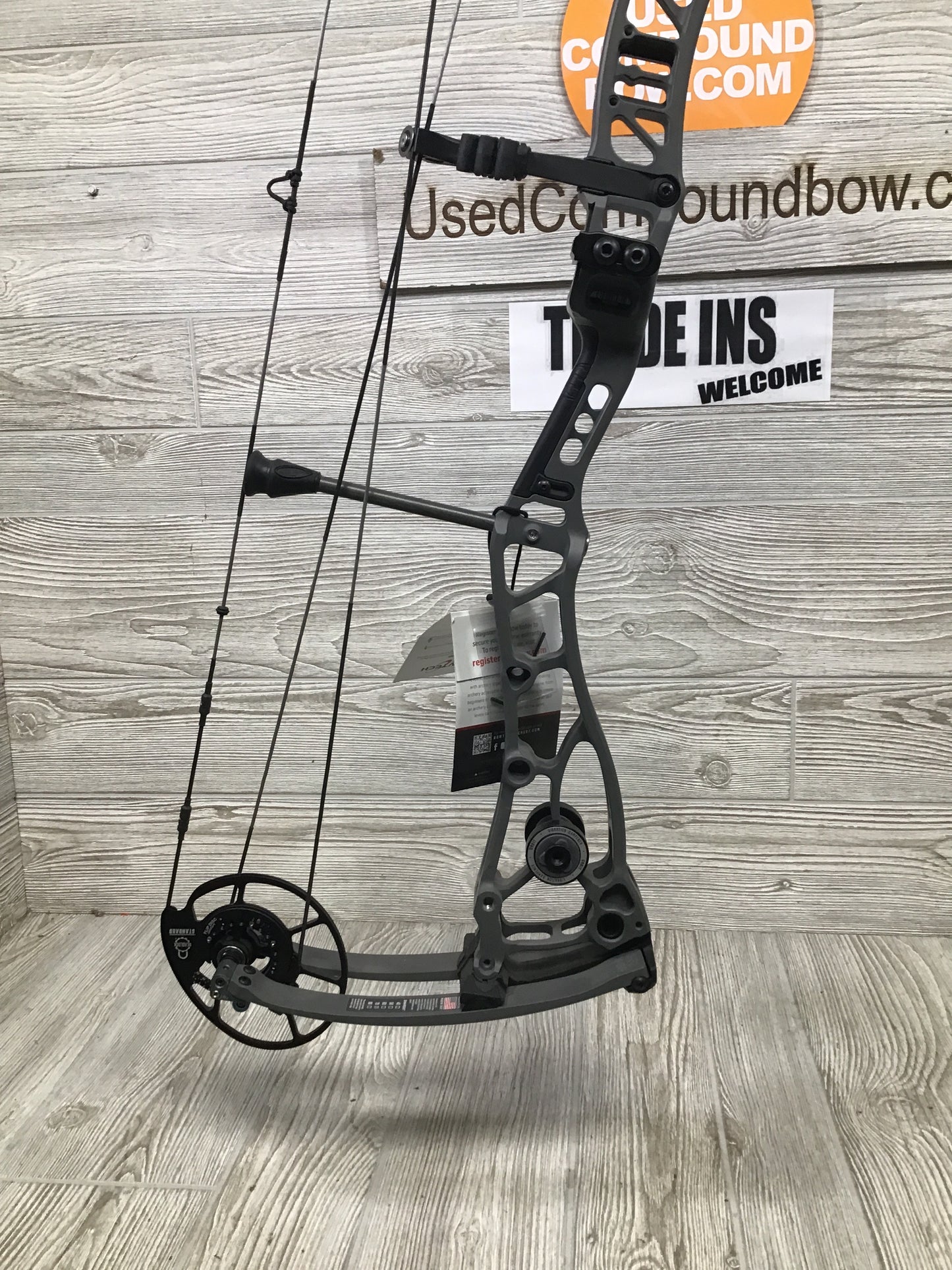 Bowtech Proven 34 Smoke Grey Medium Cam Right Handed 25-30" 60-70lbs
