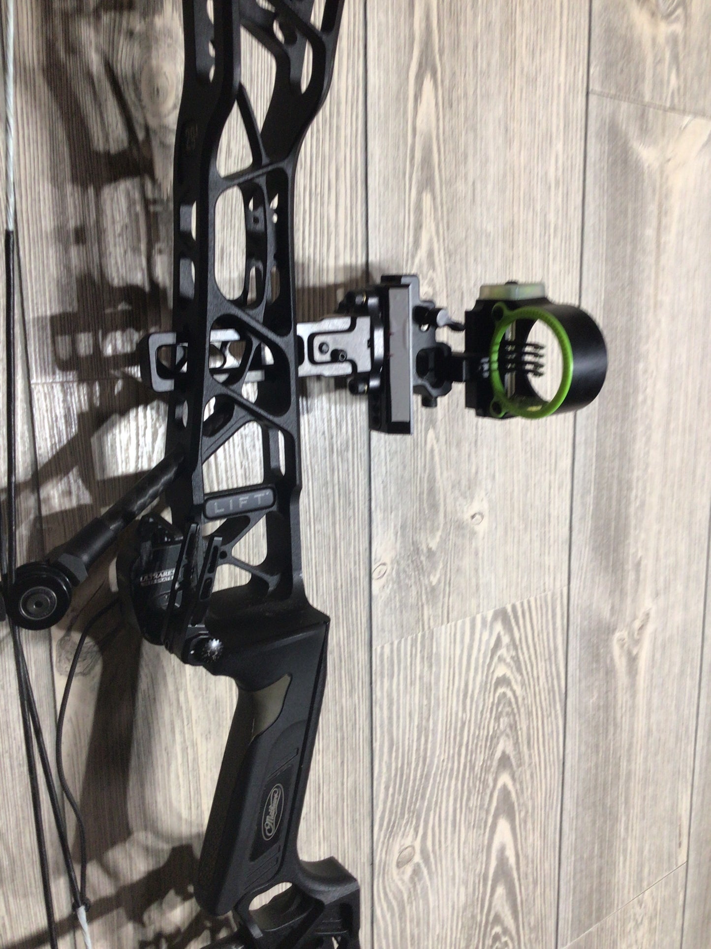 Mathews Lift 29.5 Left Handed Black Bow
