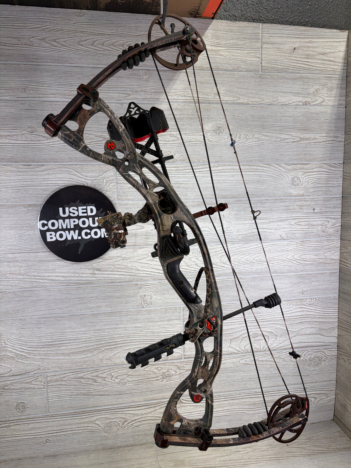 Used Hoyt Rampage XT RH PKG 29" 60-70lbs