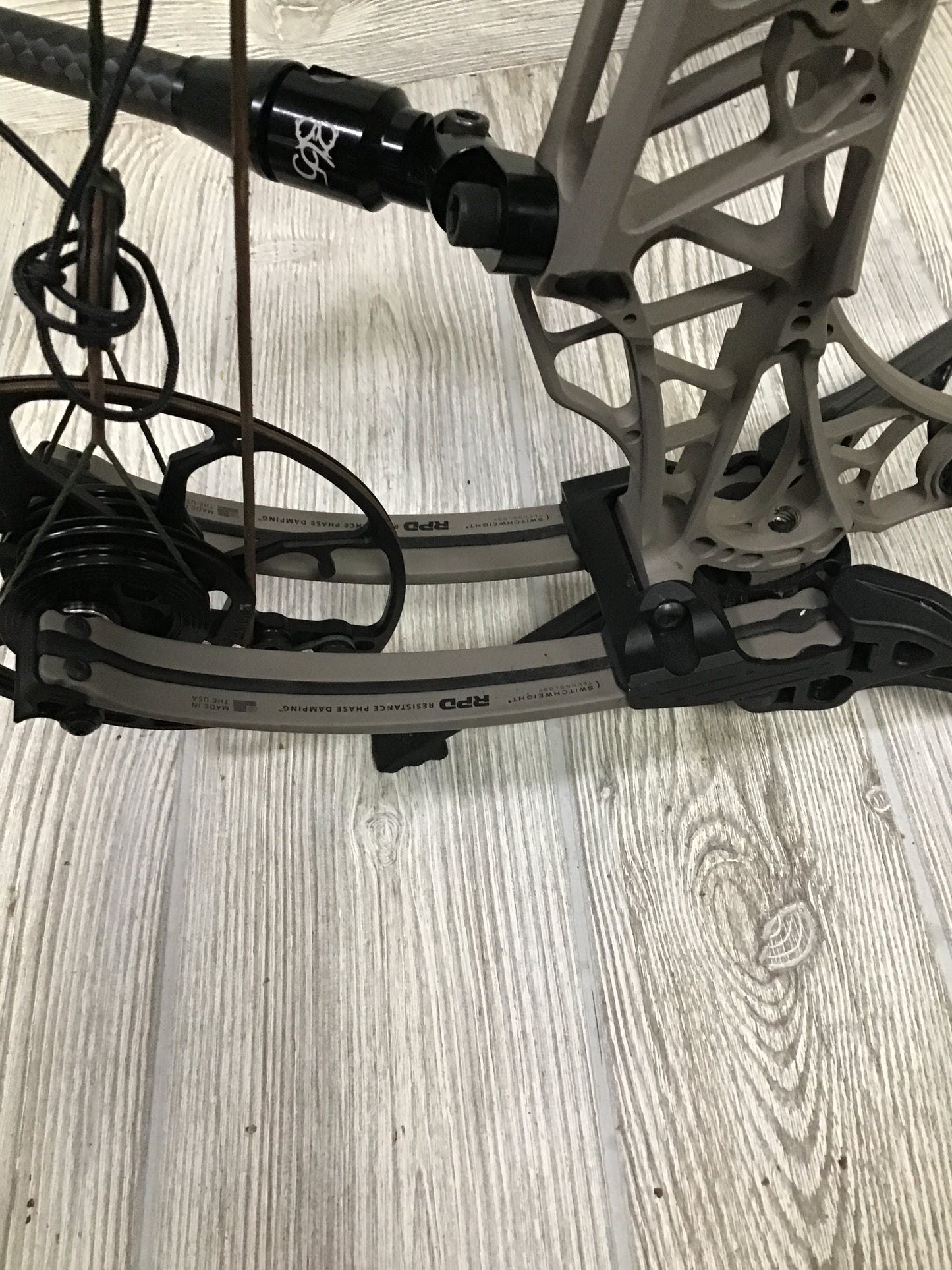 Mathews Lift 29.5 Right Handed Granite Bow Package