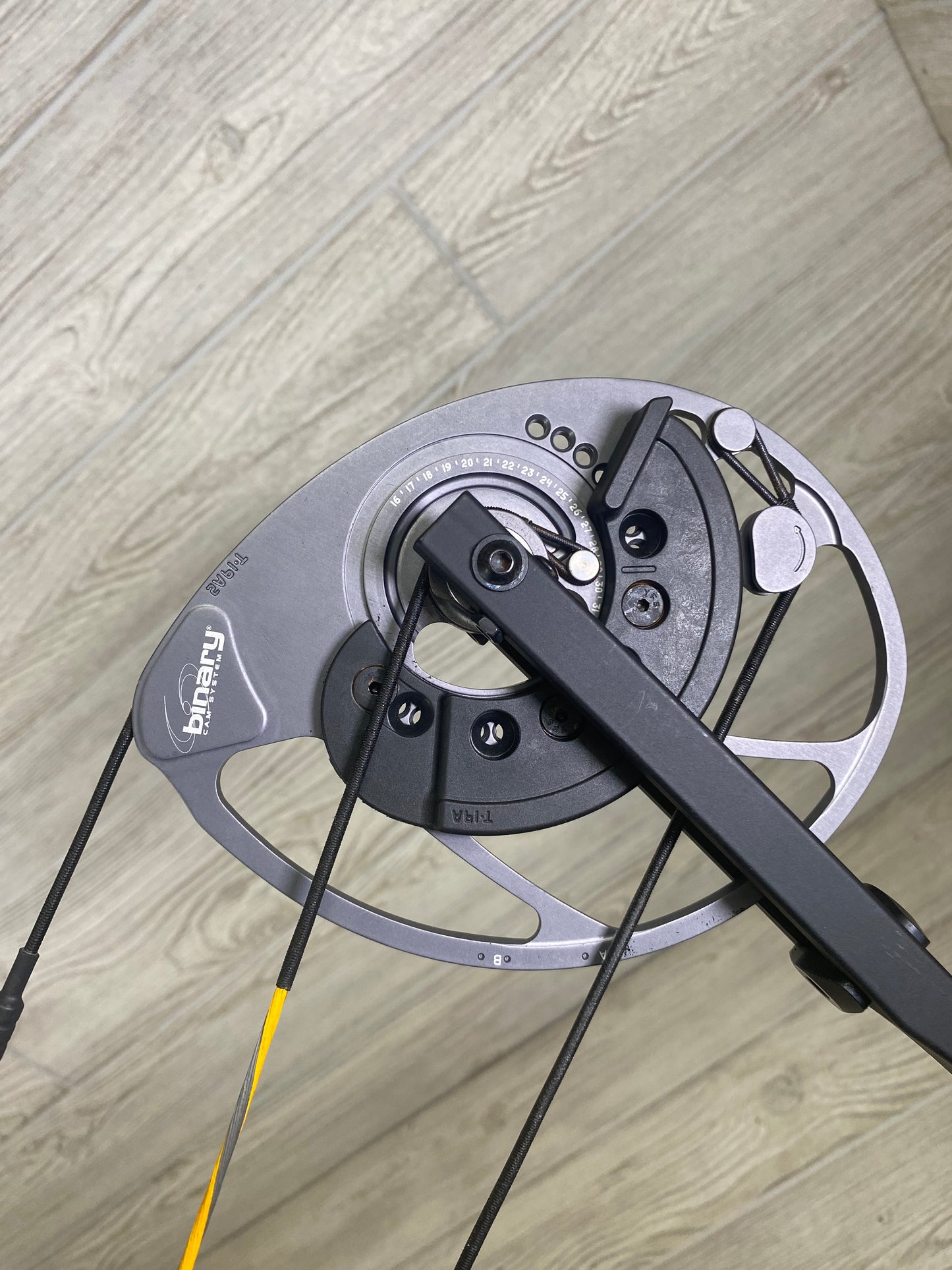 Diamond Edge 320 RH Bow Package