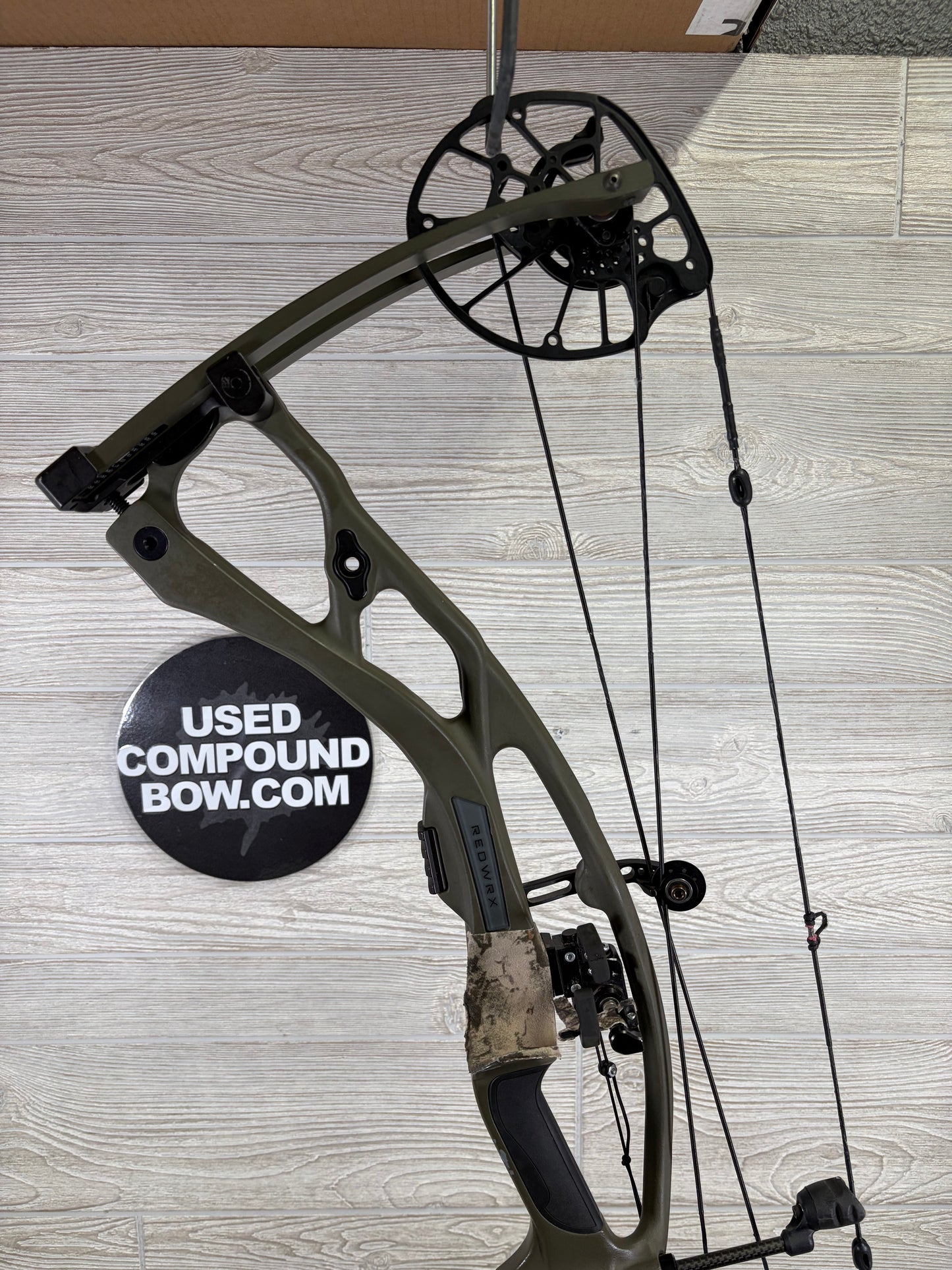 Hoyt RX-8 RH Wilderness 70lbs 25-28"