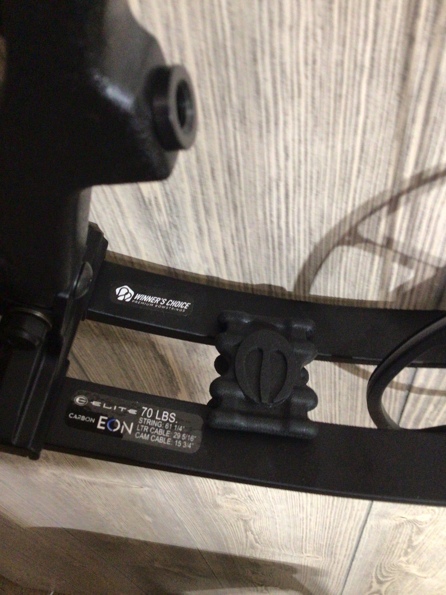 Used Elite Eon Carbon Black RH 70lbs