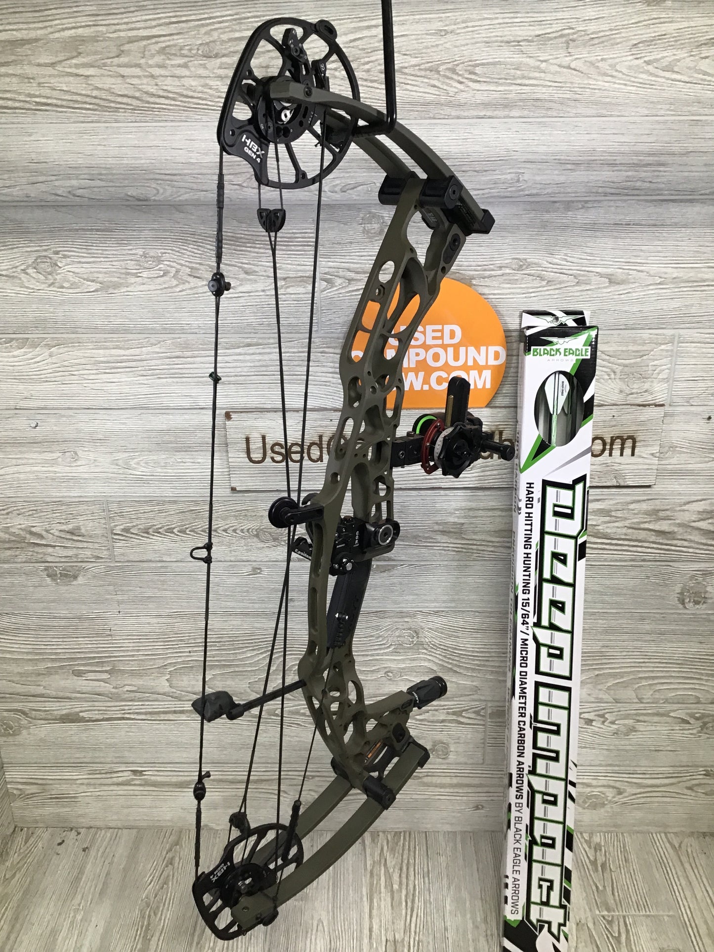 Used Hoyt Alpha AX-2 29 Wilderness RH 50-60 RTH Package!!