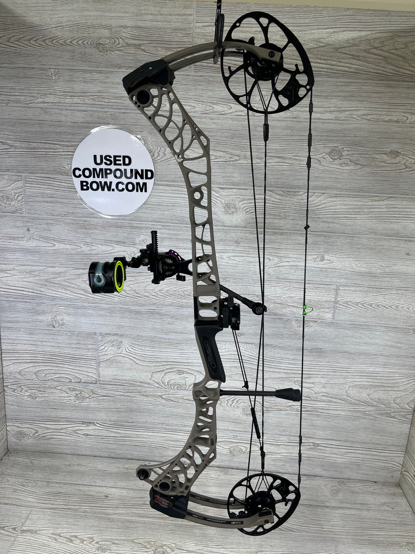 Used Mathews V3X 33 RH Granite Package