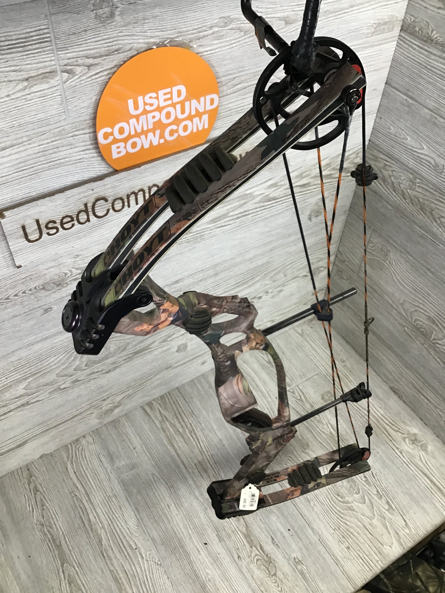 Used Hoyt Vectrix RIght Handed 28/70 Camo