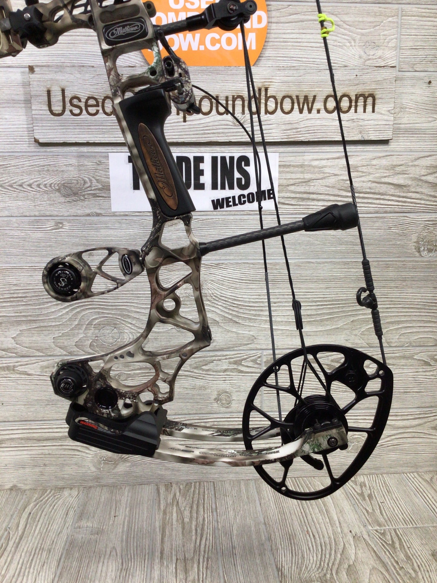 Mathews Triax 70lb 28" Lost Camo RH Bow LOADED Pkg