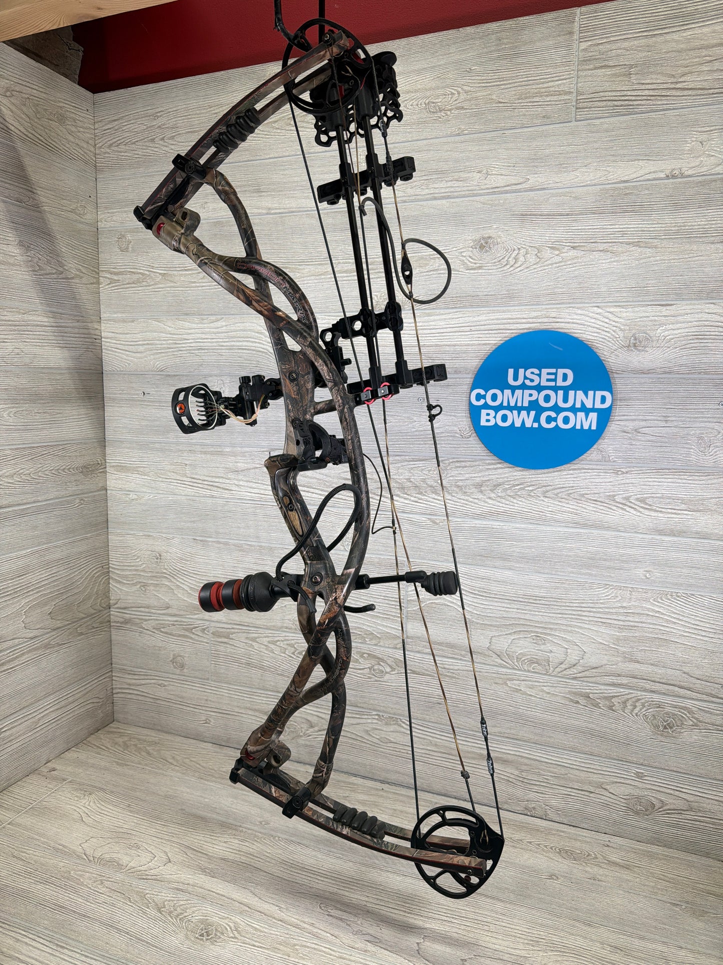 Used Hoyt Carbon Matrix 29" 70lb Right Hand Camo Bow Pkg