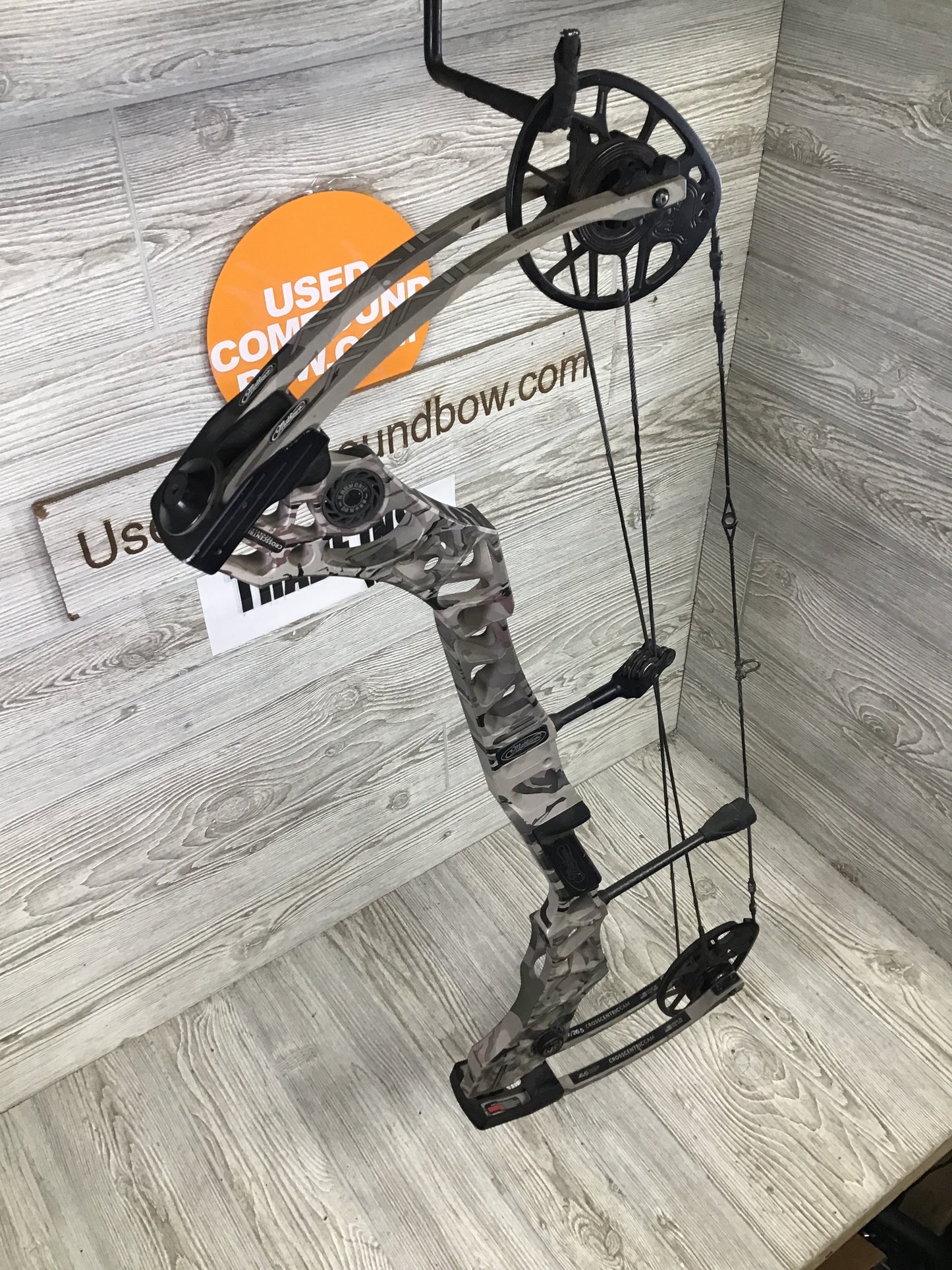 Mathews Avail Right Handed Under Armour 40-50 26.5