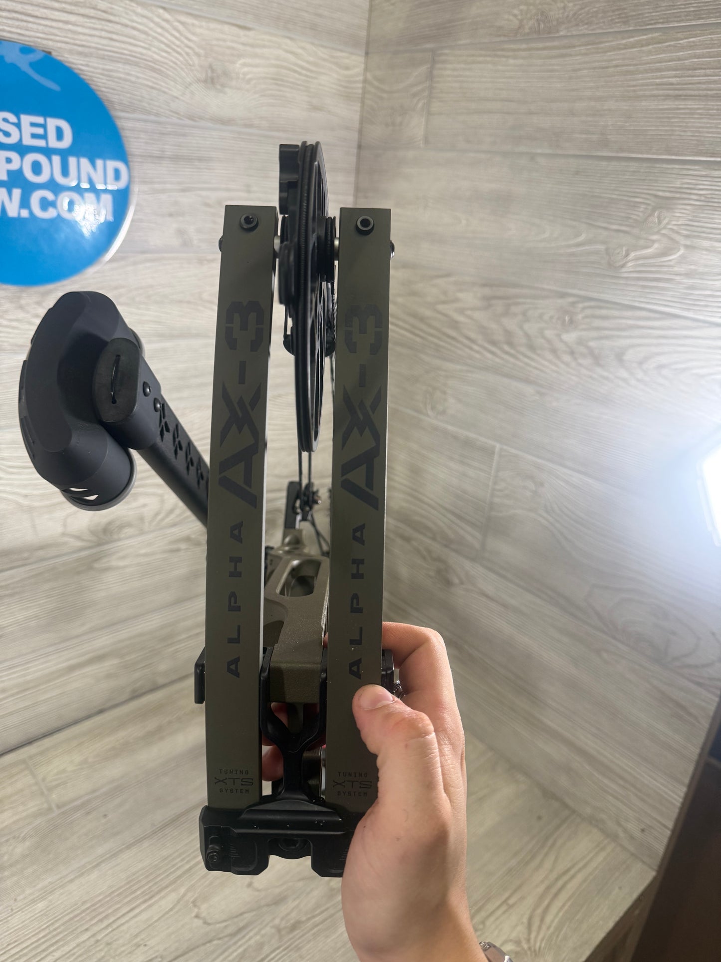 Used Hoyt Alpha AX-3 29 RH 50-60# Wilderness