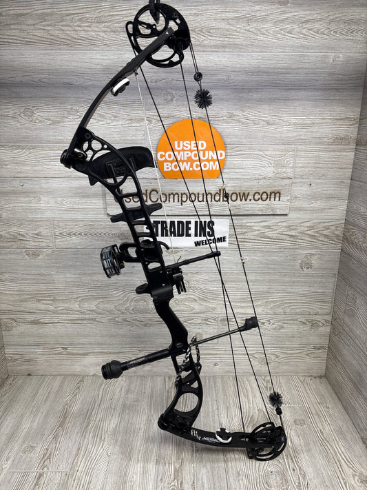 Used Prime One Target bow 50-60# right handed black 28.5 Package