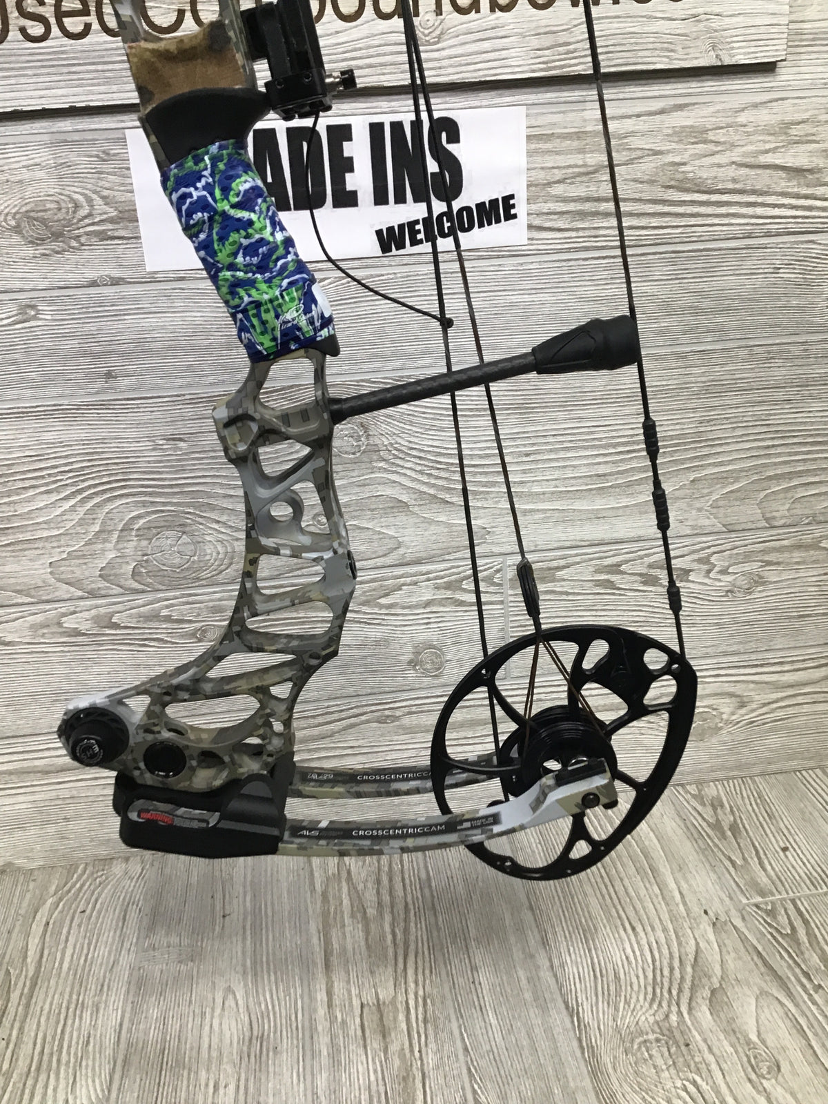 Used Mathews Vertix RH Sitka Elevated II 30"/70LBS