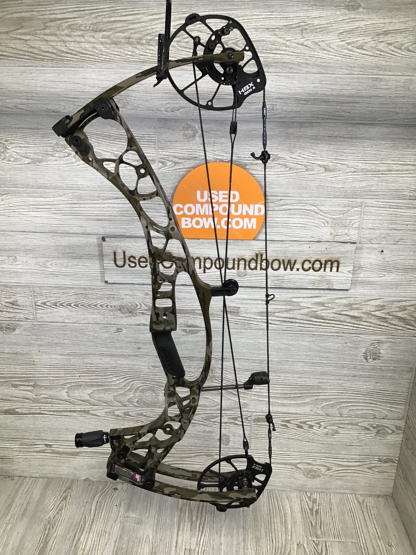 Used Hoyt Alpha AX-2 29 Bottomlands LH 70 - 25-30