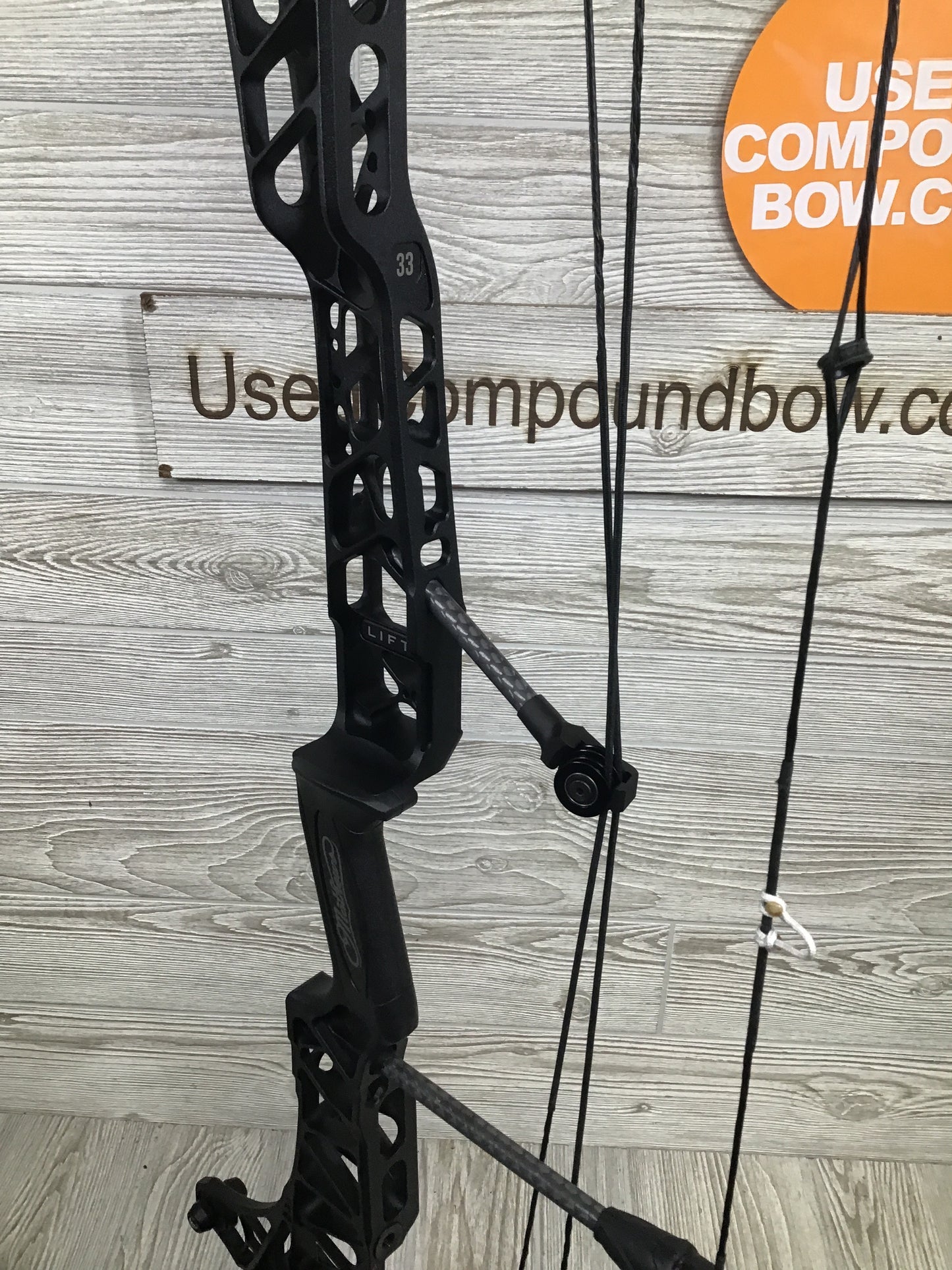 Used Mathews Lift 33 Black RH-28-60