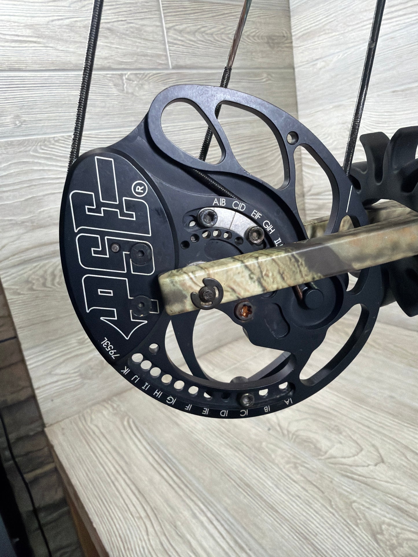 Used PSE Stinger 29" 70lb Left Hand Bow Pkg