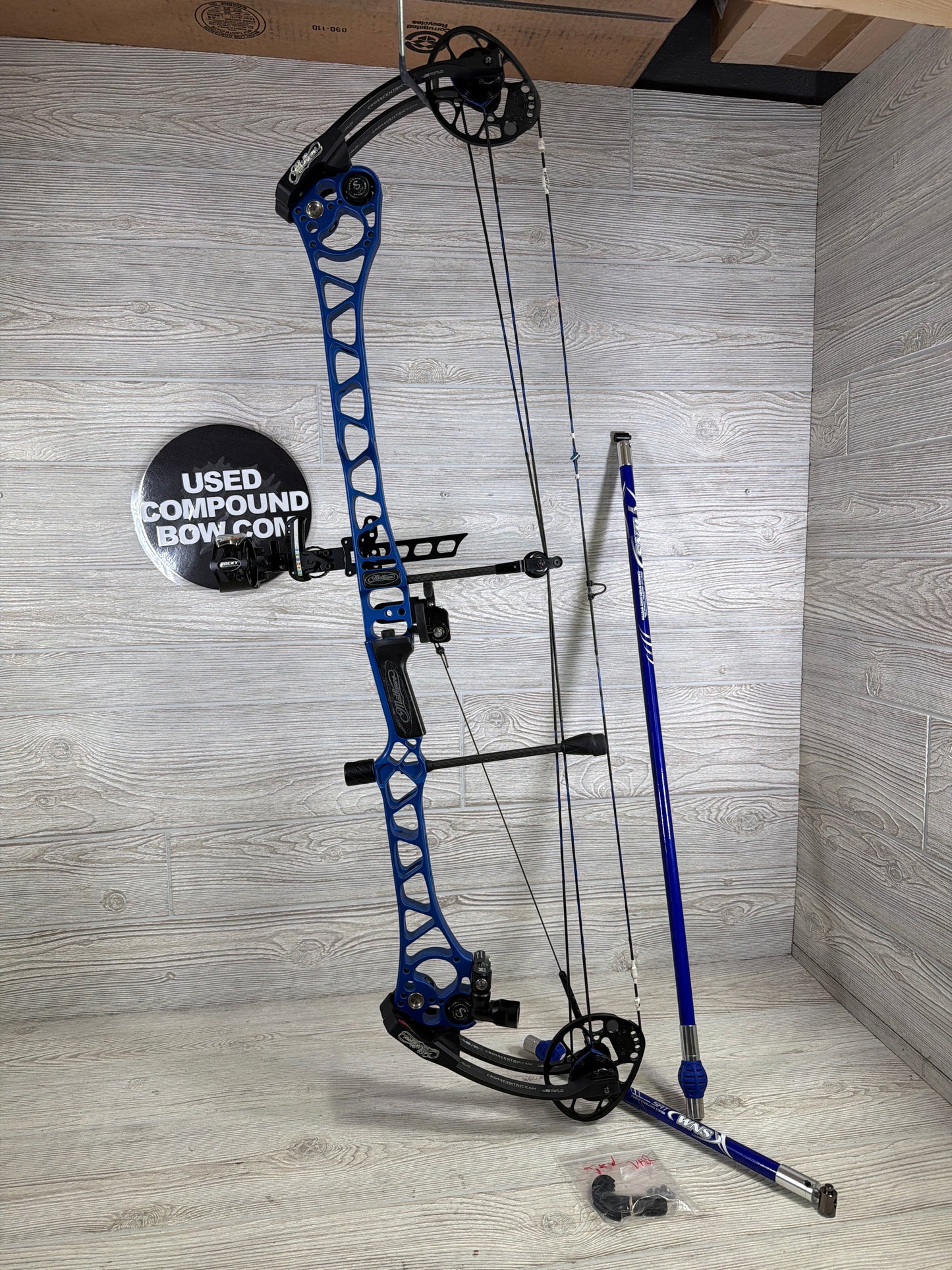 Used Mathews TRX 8 Right Handed Blue Black limbs 50# 28" Bow Package