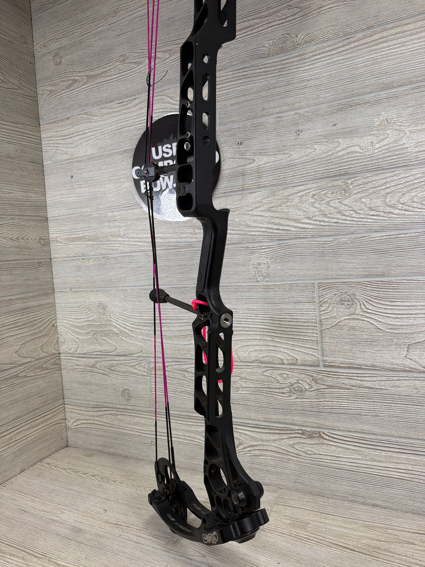 Used Mathews TRX 40 Right Handed Black 60# 31"