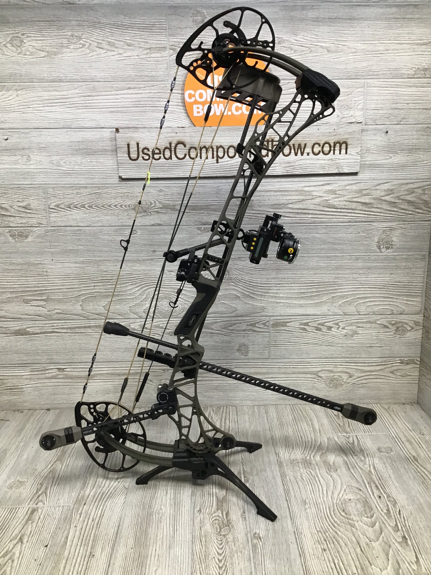 Used Mathews LIFT X 29.5 Left Hand Green Ambush LOADED package