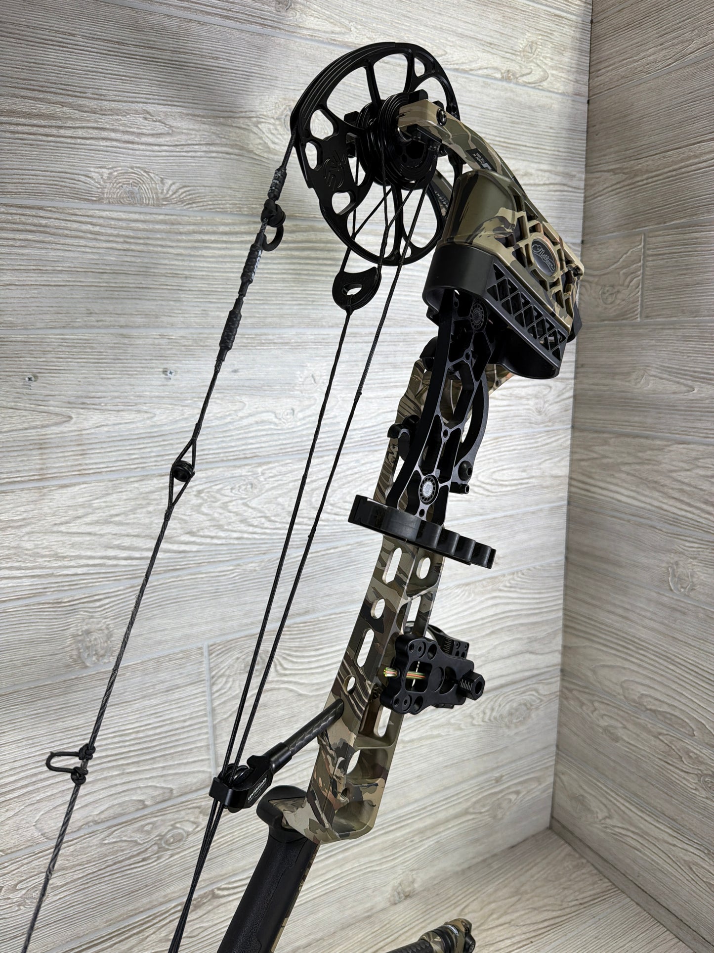 Used Mathews V3 31 Right Hand Under Armour Camo W/ Mathews Accessories