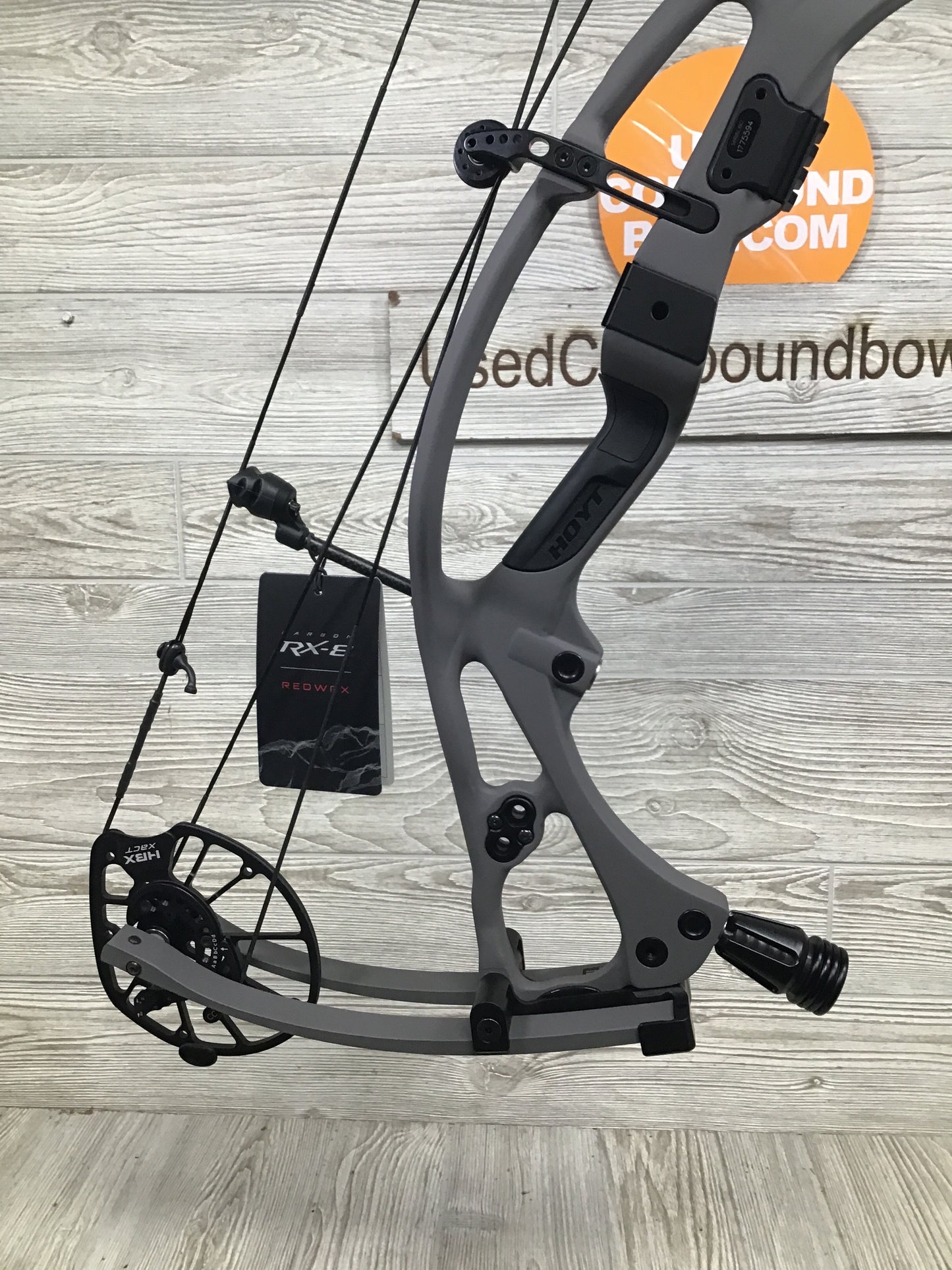 NEW Hoyt RX-8 Right Hand 60-70# Tombstone 28.5-30"